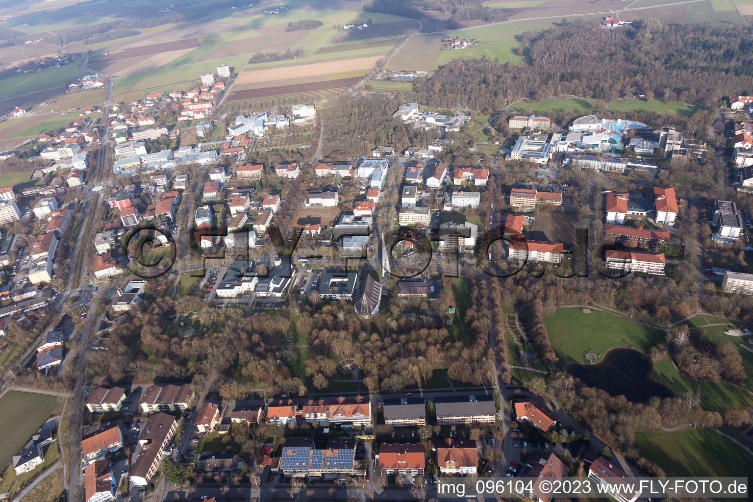 Bad Füssing im Bundesland Bayern, Deutschland aus der Drohnenperspektive