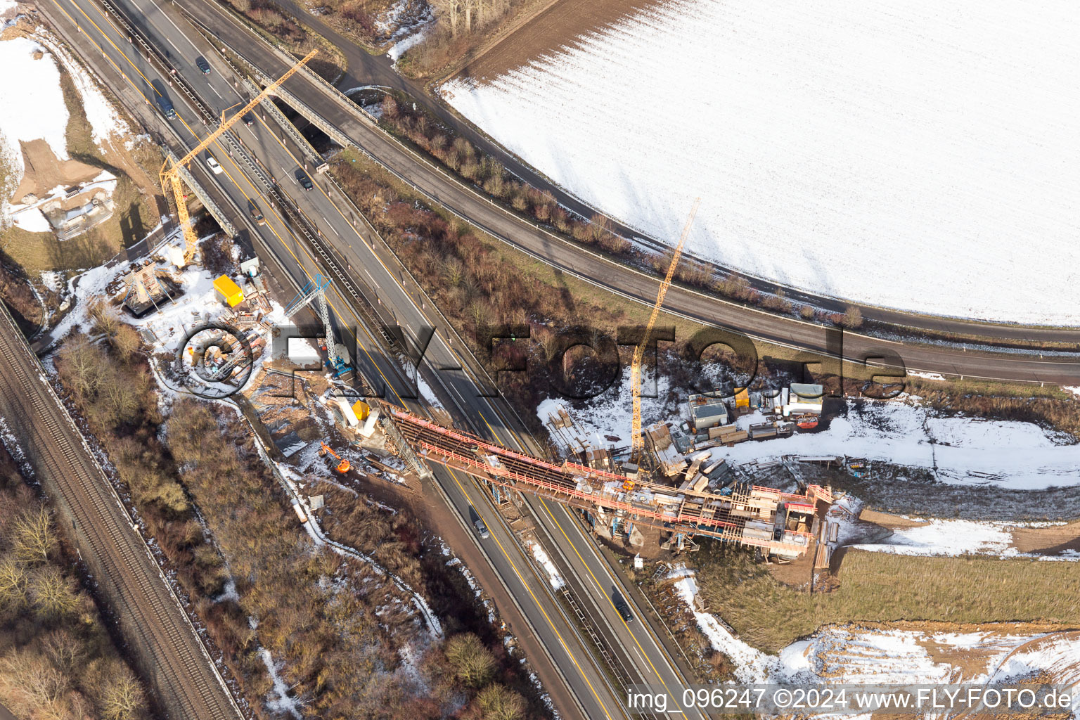 Luftbild von Baustelle zur Erweiterung der Verkehrsführung an der Autobahnabfahrt der BAB A65 in Landau in der Pfalz im Ortsteil Dammheim im Bundesland Rheinland-Pfalz, Deutschland