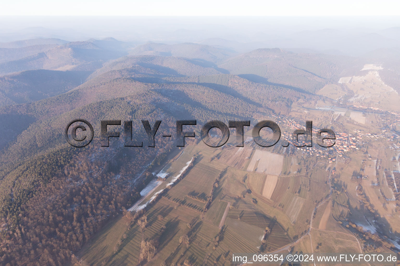 Schrägluftbild von Wingen im Bundesland Bas-Rhin, Frankreich