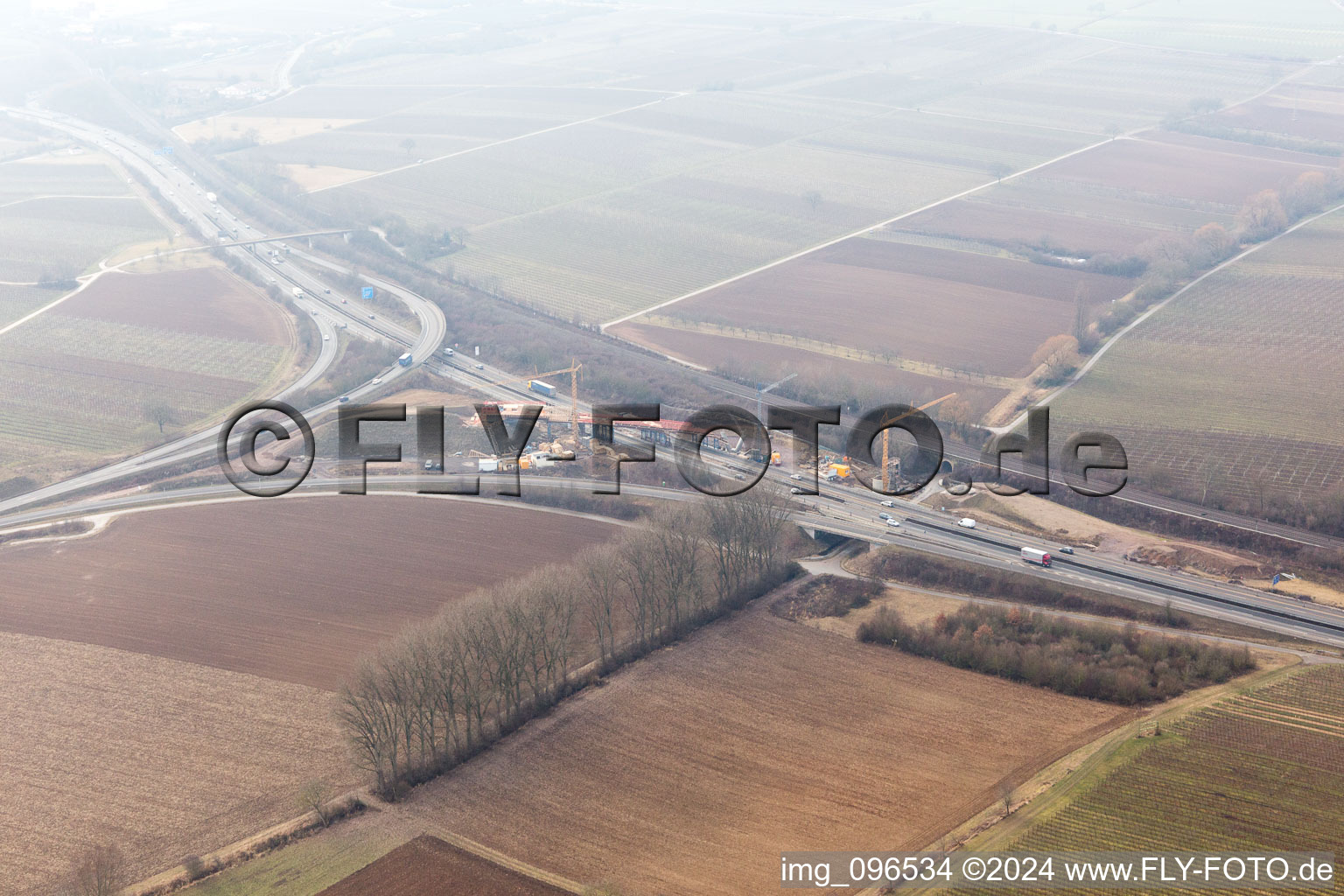 Baustelle der Autobahnauffahrt A65 auf die B272 im Ortsteil Dammheim in Landau in der Pfalz im Bundesland Rheinland-Pfalz, Deutschland