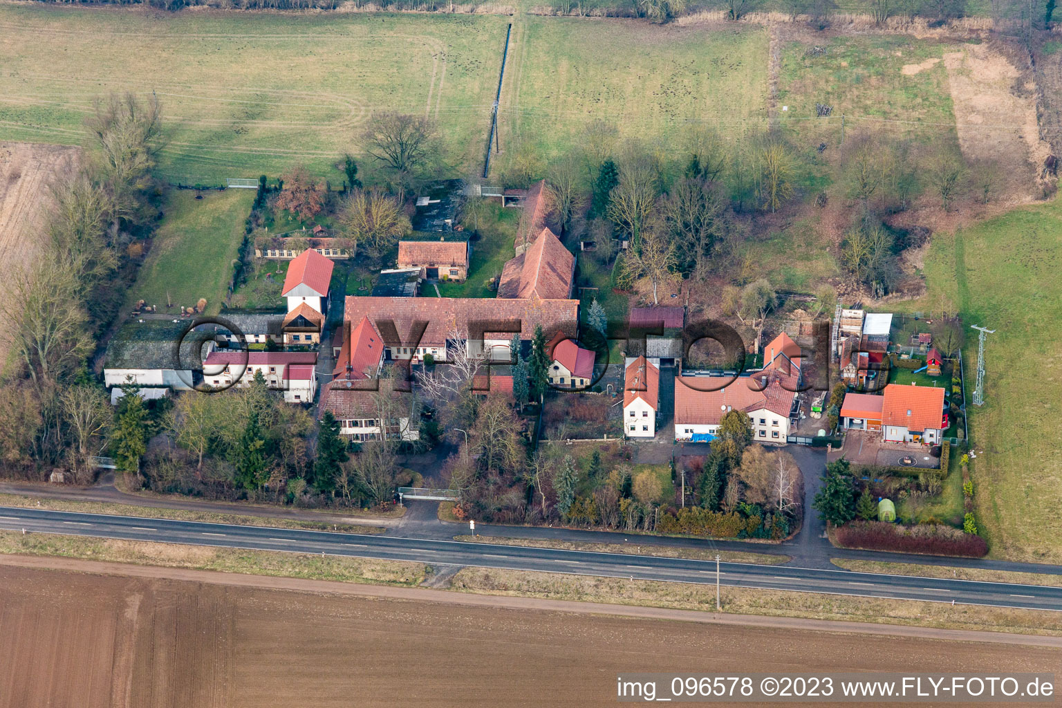 Höfen im Bundesland Rheinland-Pfalz, Deutschland von einer Drohne aus