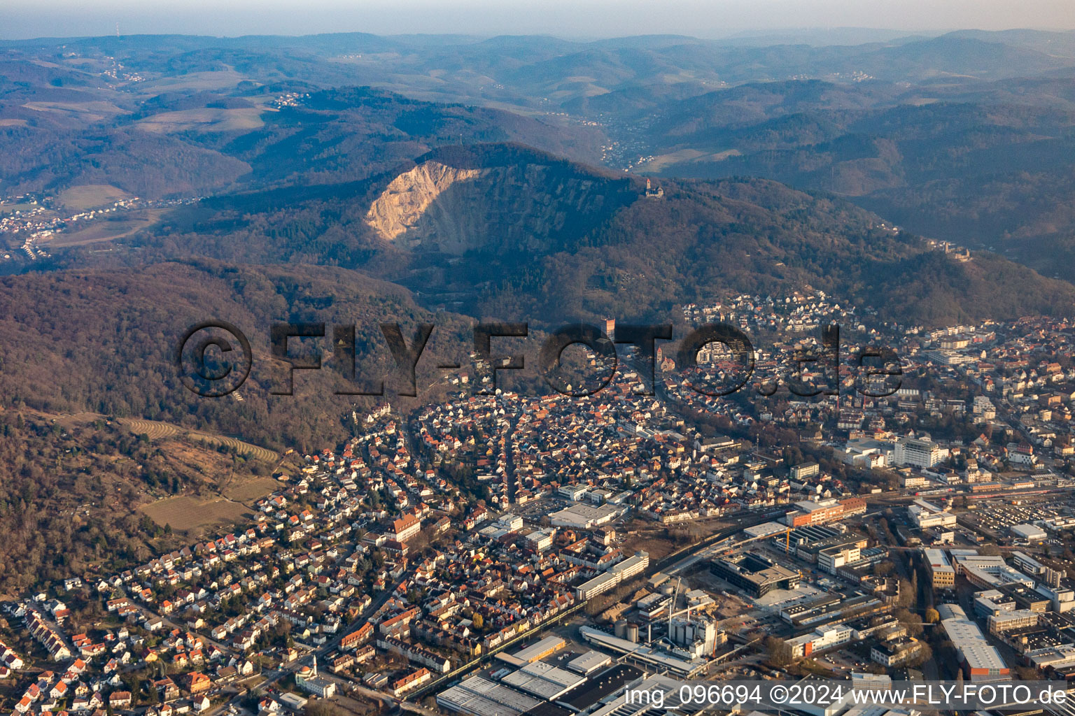 Weinheim im Bundesland Baden-Württemberg, Deutschland von oben