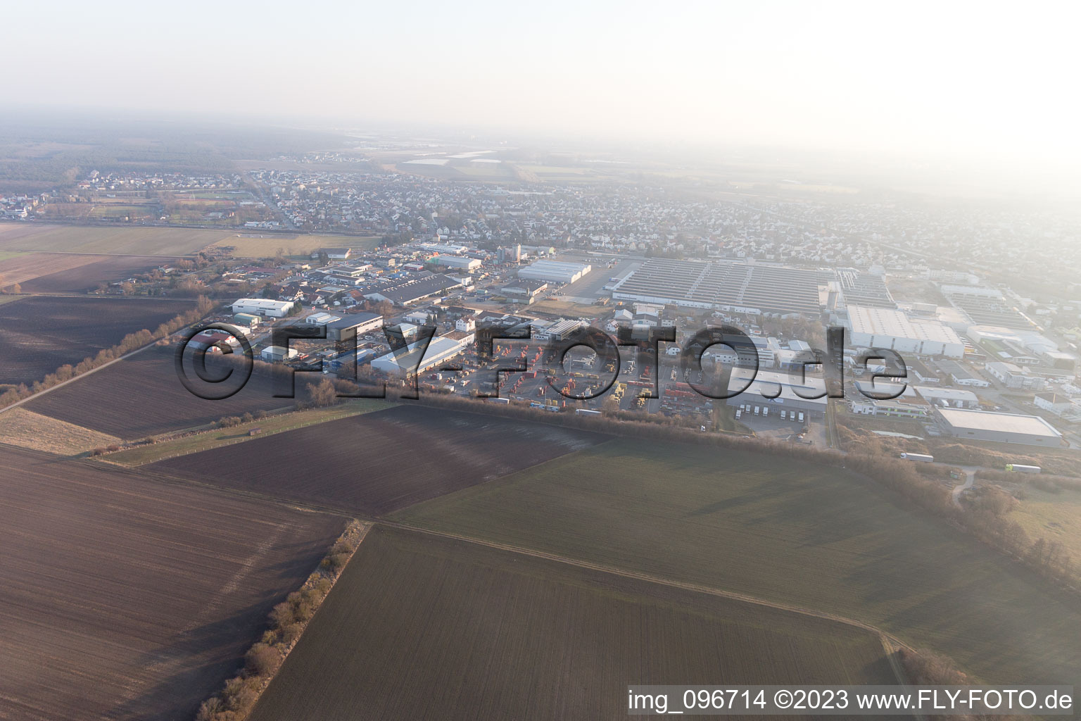 Bürstadt im Bundesland Hessen, Deutschland von der Drohne aus gesehen