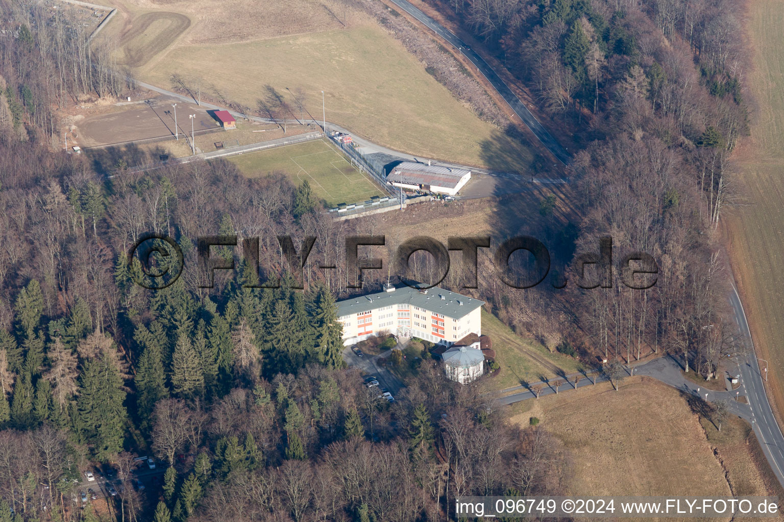 Klinikgelände des Krankenhauses Eleonoren-Klinik in Lindenfels im Bundesland Hessen, Deutschland von oben