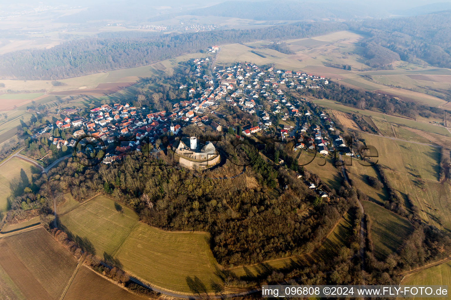 Luftbild von Burganlage der Veste Museum am Burgweg im Ortsteil Hering in Otzberg im Bundesland Hessen, Deutschland