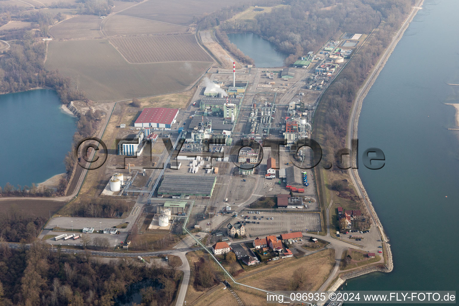 Lauterbourg im Bundesland Bas-Rhin, Frankreich aus der Drohnenperspektive