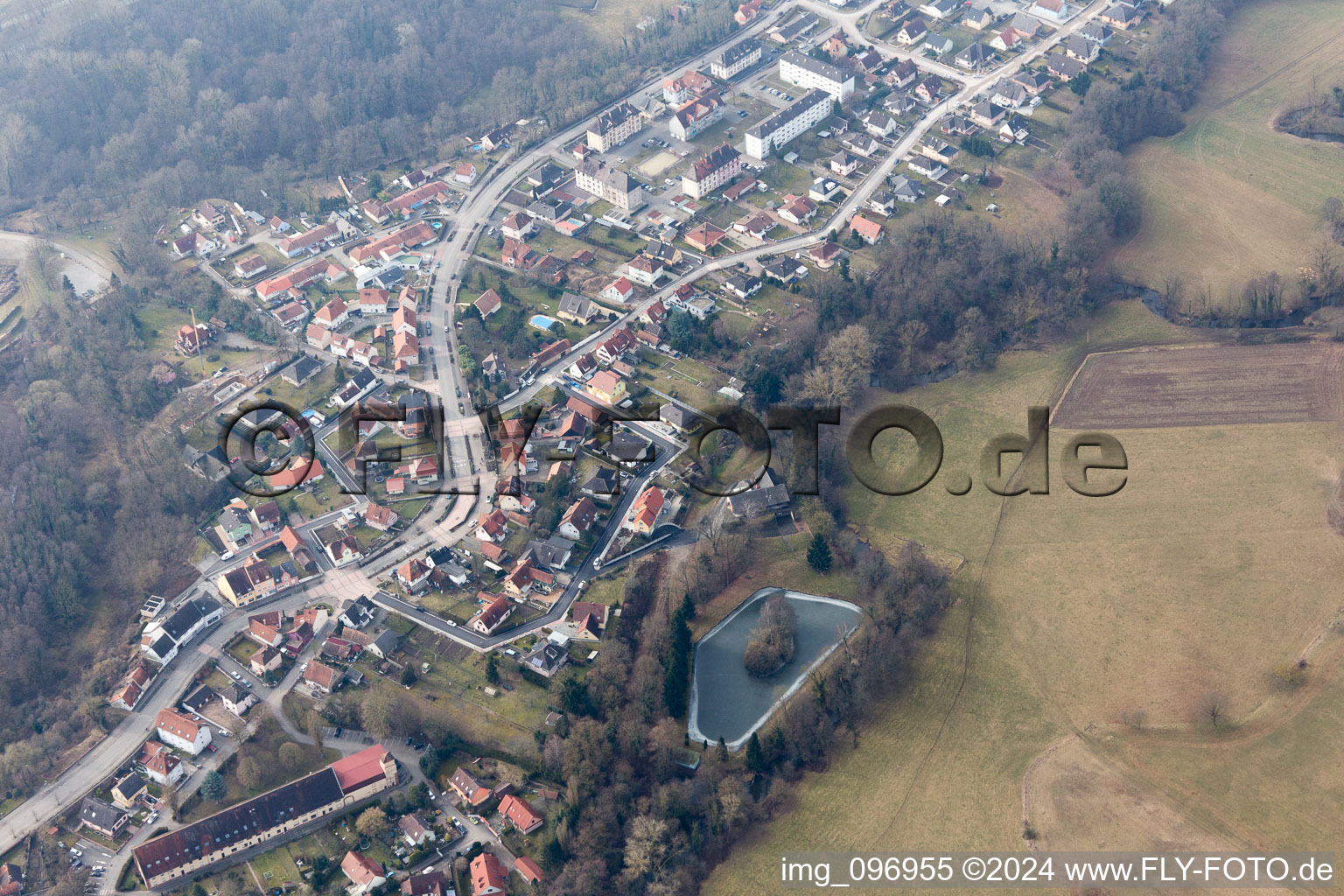 Lauterbourg im Bundesland Bas-Rhin, Frankreich aus der Drohnenperspektive