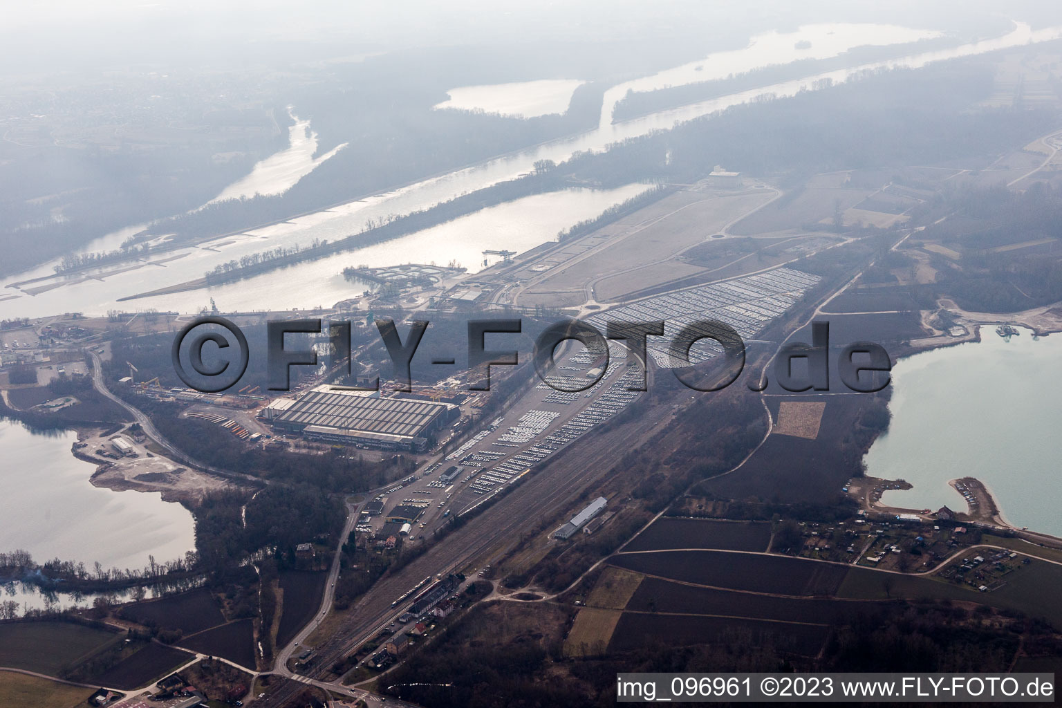 Lauterbourg im Bundesland Bas-Rhin, Frankreich von der Drohne aus gesehen