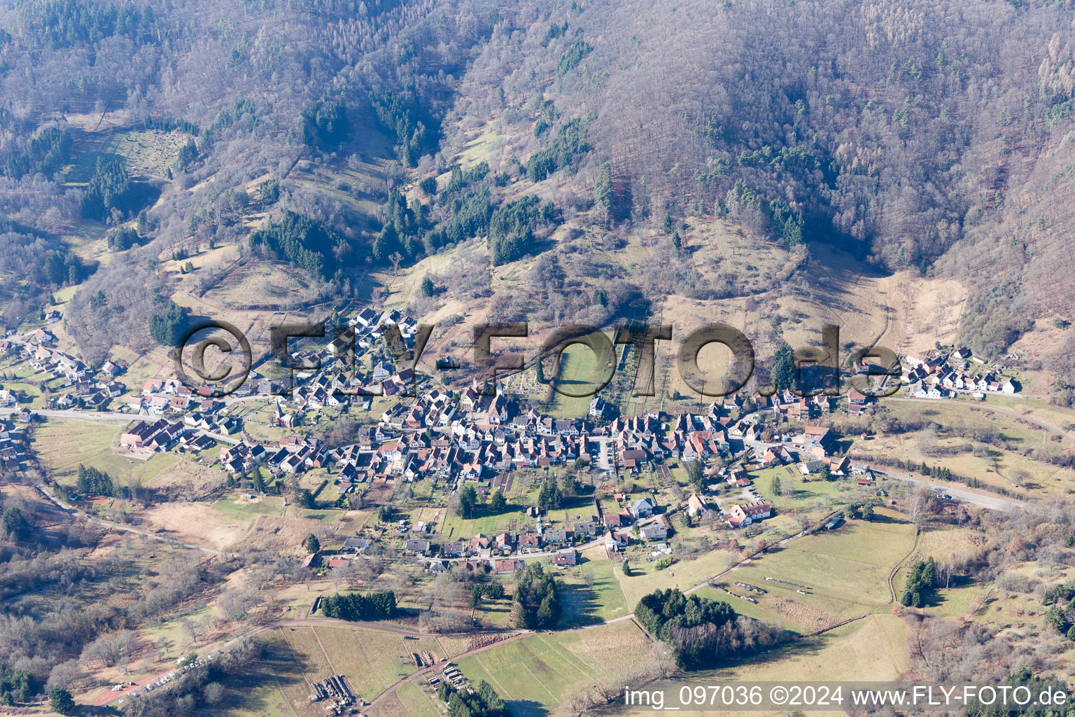 Dernbach im Bundesland Rheinland-Pfalz, Deutschland von oben