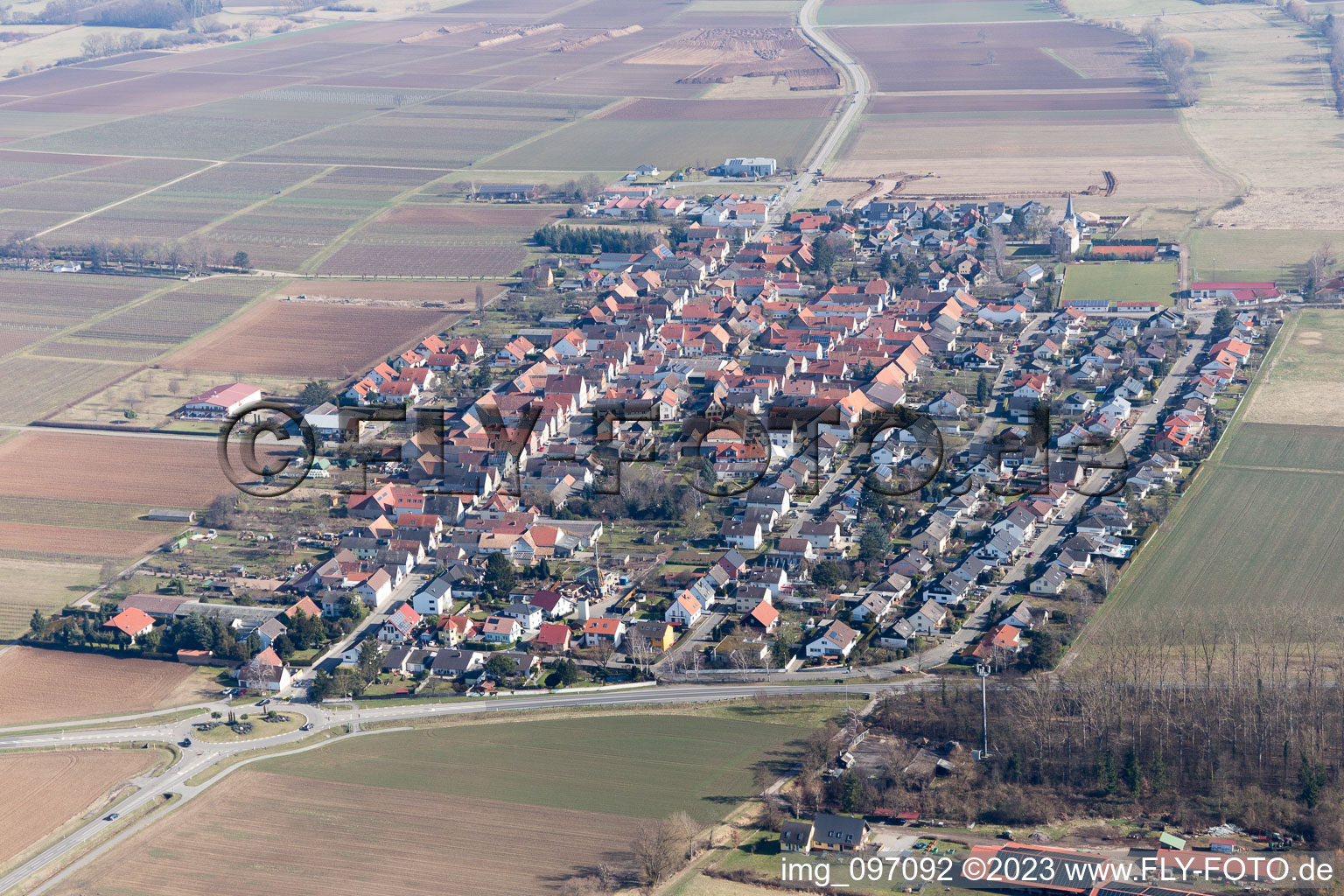 Luftbild von Ortsansicht der Straßen und Häuser der Wohngebiete in Altdorf im Bundesland Rheinland-Pfalz, Deutschland