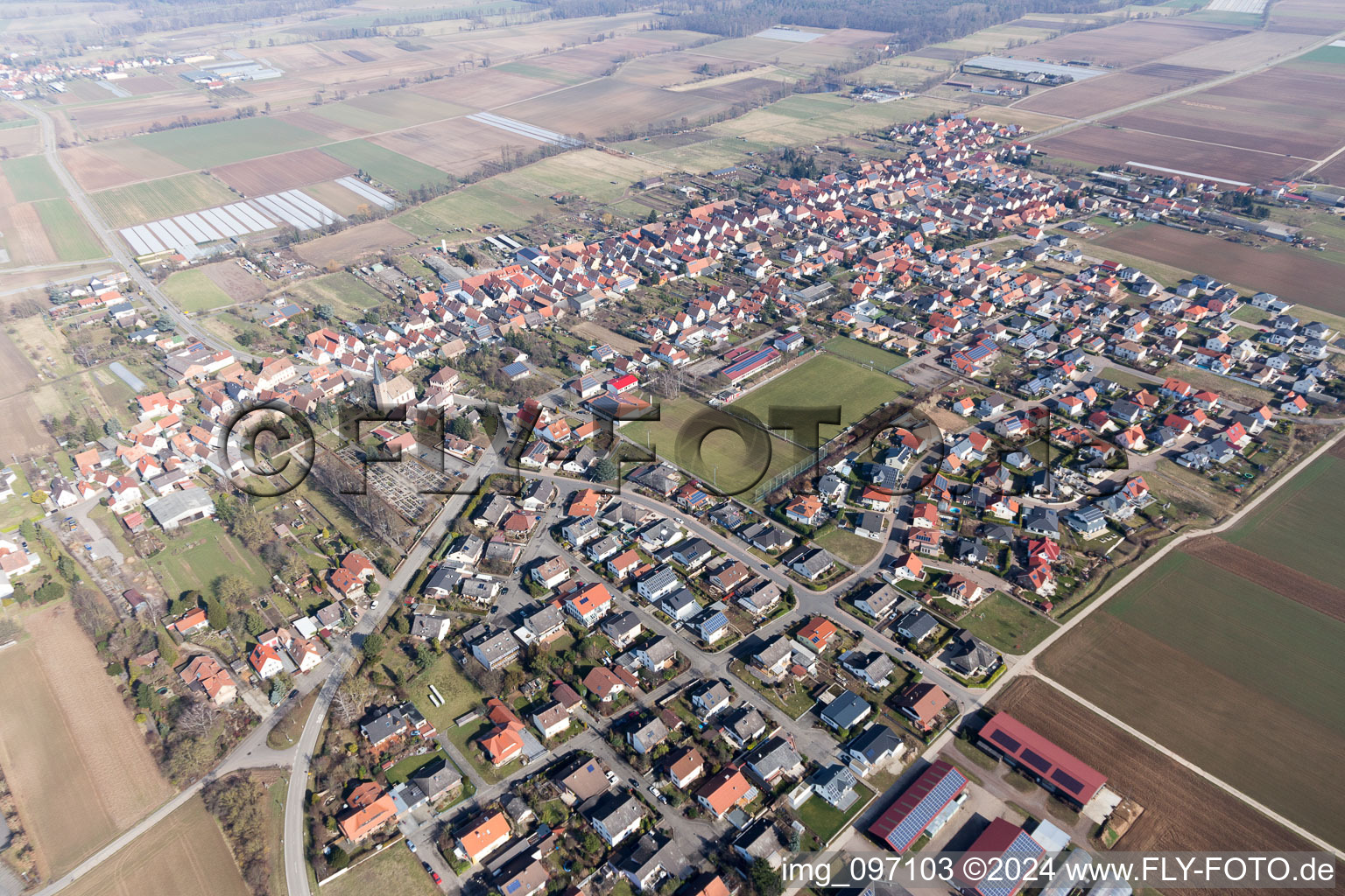 Schrägluftbild von Gommersheim im Bundesland Rheinland-Pfalz, Deutschland