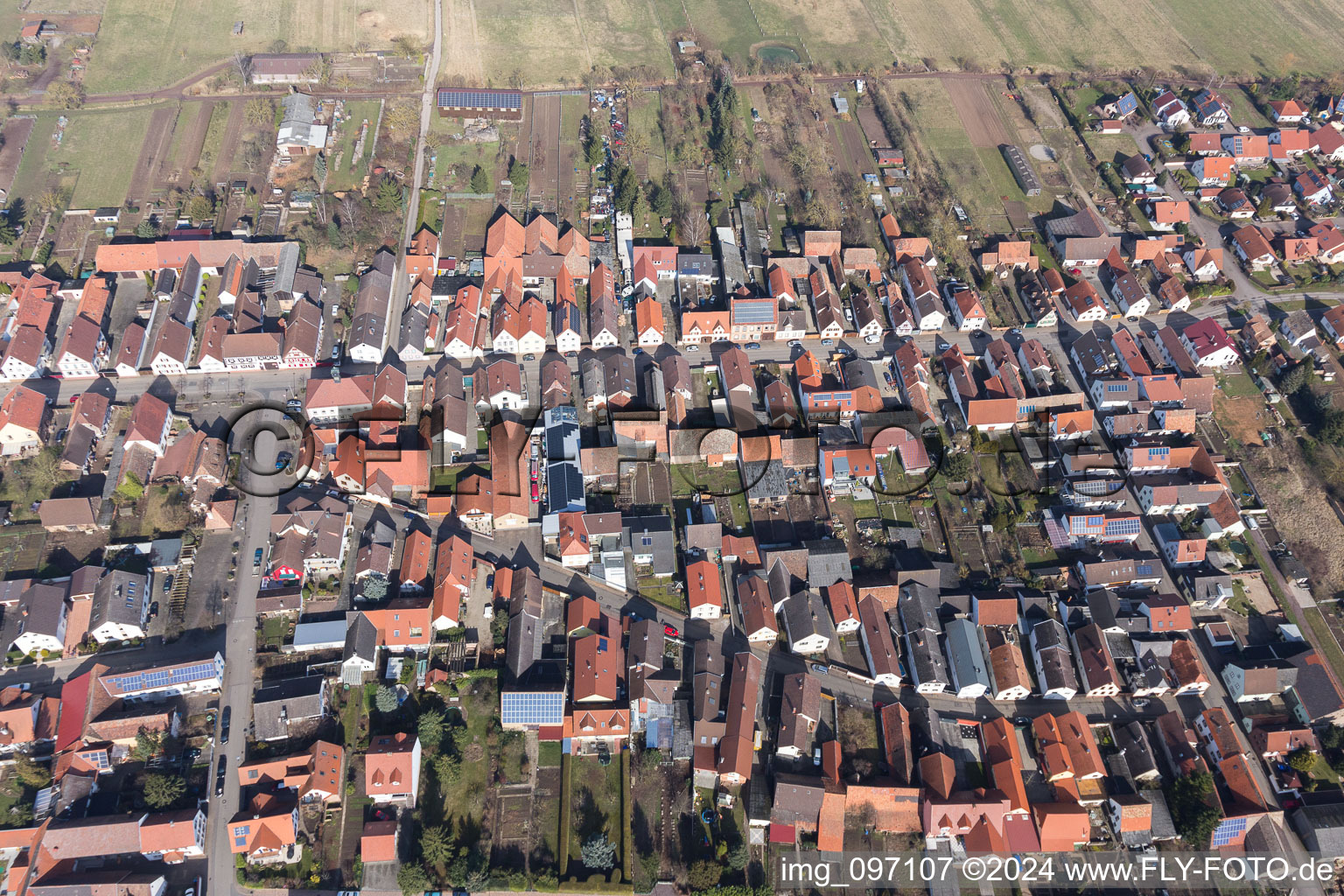 Gommersheim im Bundesland Rheinland-Pfalz, Deutschland von oben gesehen