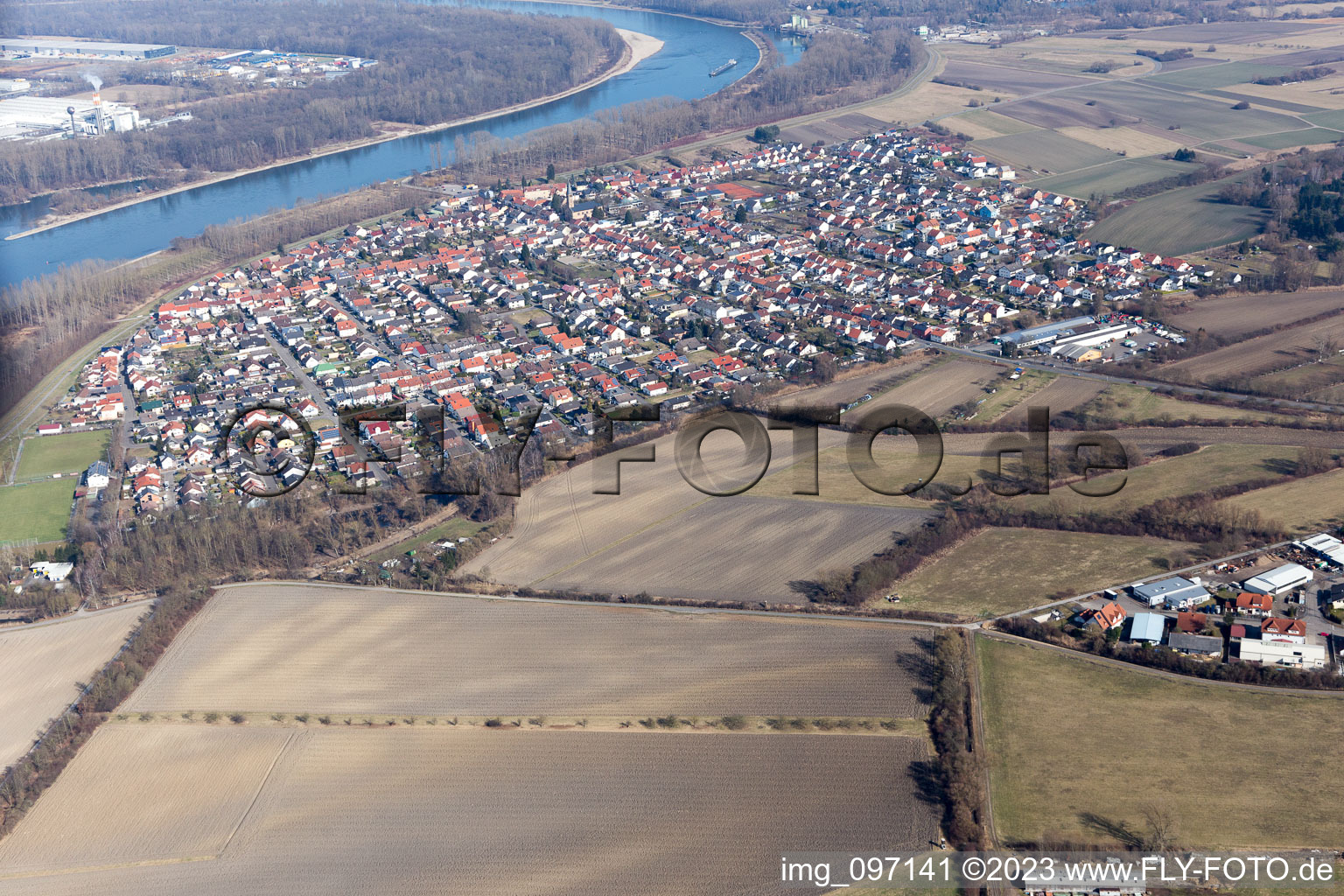 Luftaufnahme von Ortsteil Rheinhausen in Oberhausen-Rheinhausen im Bundesland Baden-Württemberg, Deutschland