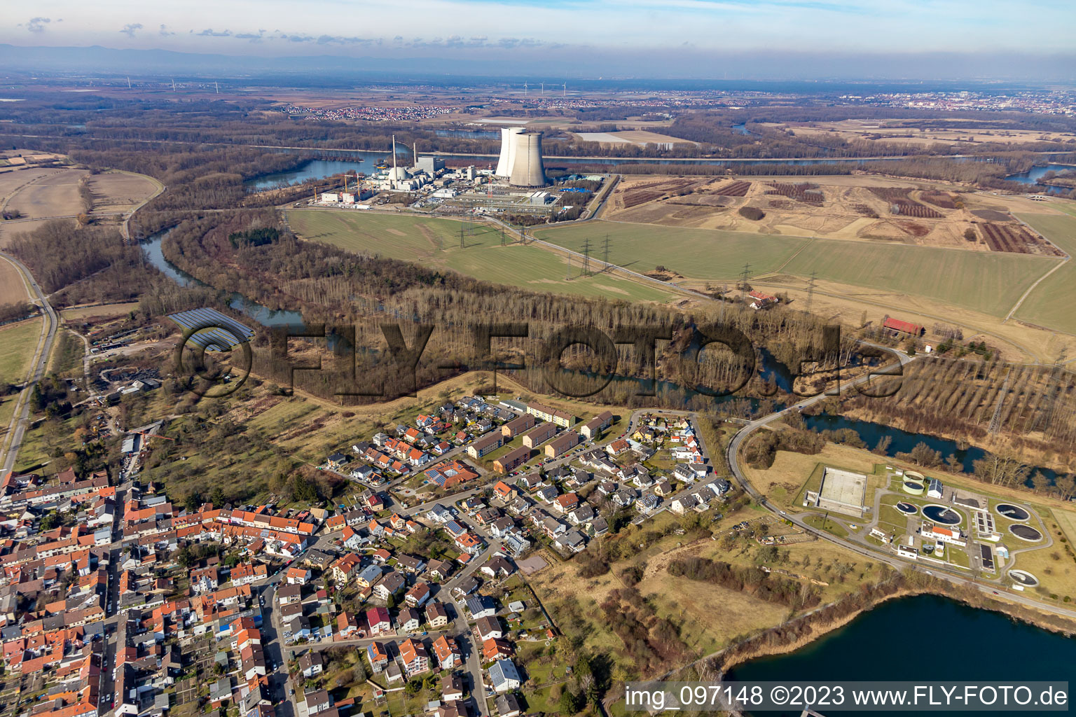 Philippsburg im Bundesland Baden-Württemberg, Deutschland von einer Drohne aus