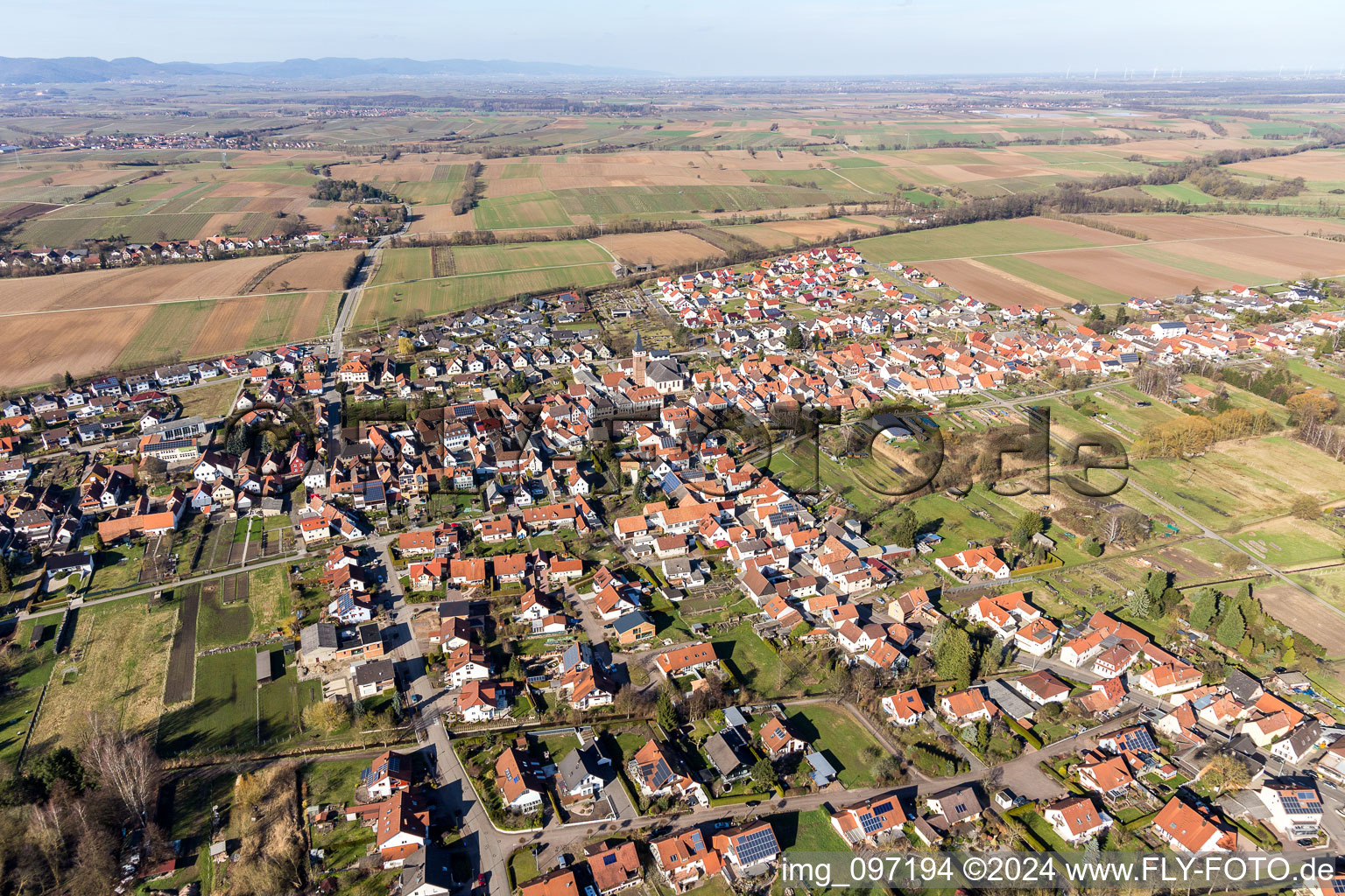 Luftbild von Ortsansicht der Straßen und Häuser der Wohngebiete im Ortsteil Schaidt in Wörth am Rhein im Bundesland Rheinland-Pfalz, Deutschland