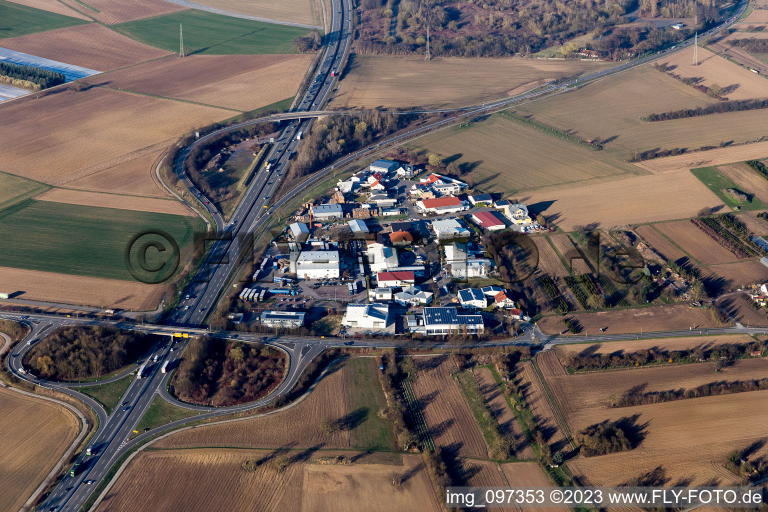 Luftbild von Industriegebiet Werkstraße im Ortsteil Berghausen in Römerberg im Bundesland Rheinland-Pfalz, Deutschland