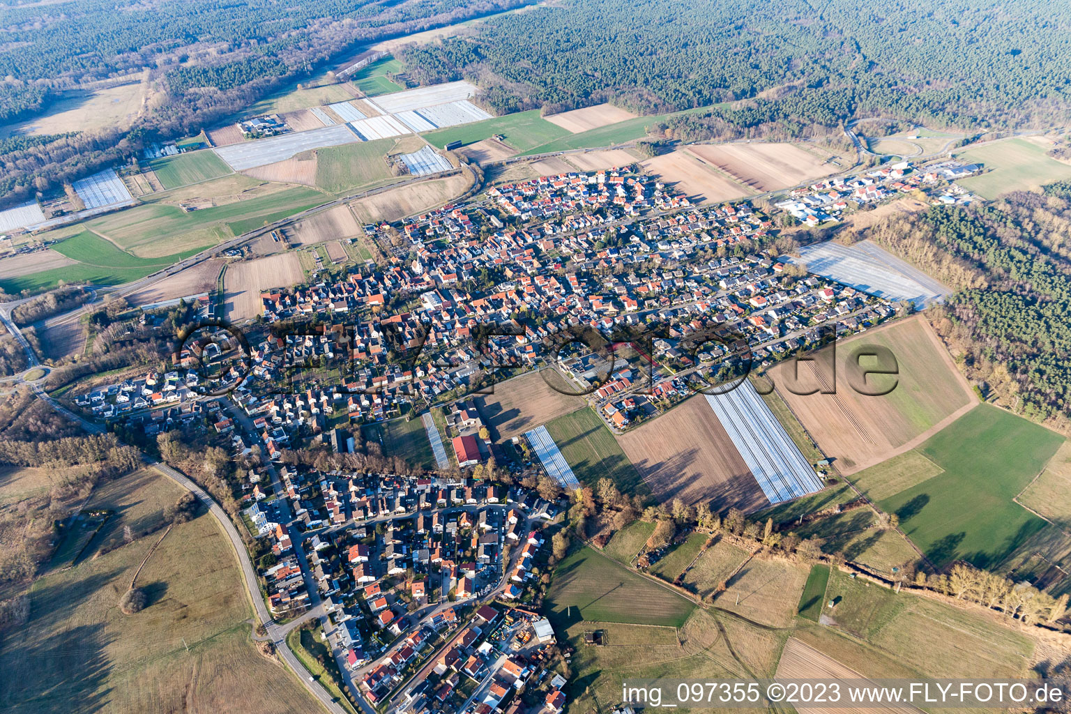 Drohnenbild von Hanhofen im Bundesland Rheinland-Pfalz, Deutschland