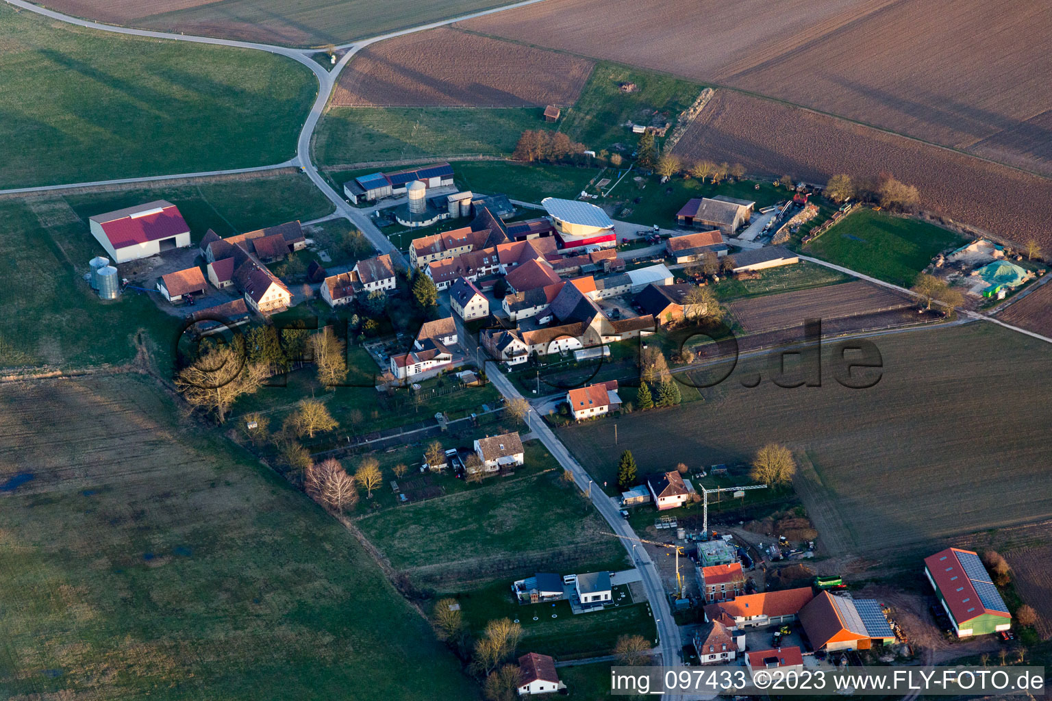 Deutschhof im Bundesland Rheinland-Pfalz, Deutschland von oben gesehen