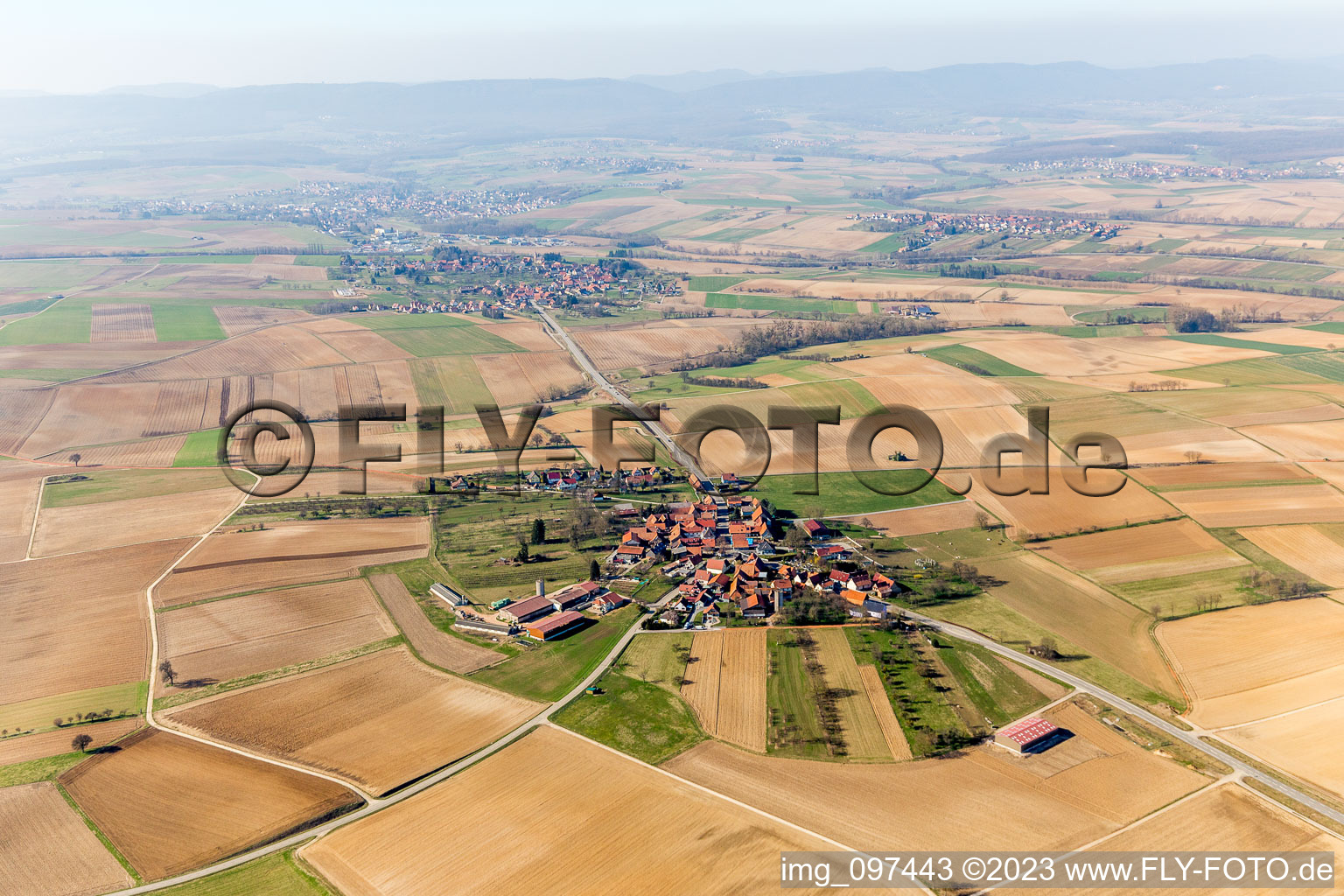 Rittershoffen im Bundesland Bas-Rhin, Frankreich aus der Luft betrachtet