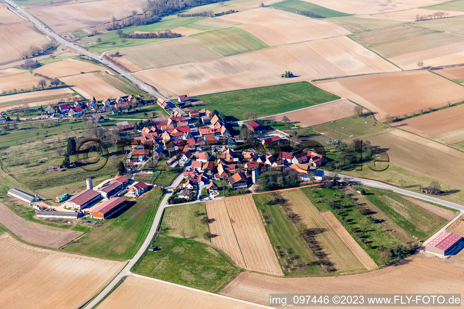 Drohnenaufname von Rittershoffen im Bundesland Bas-Rhin, Frankreich