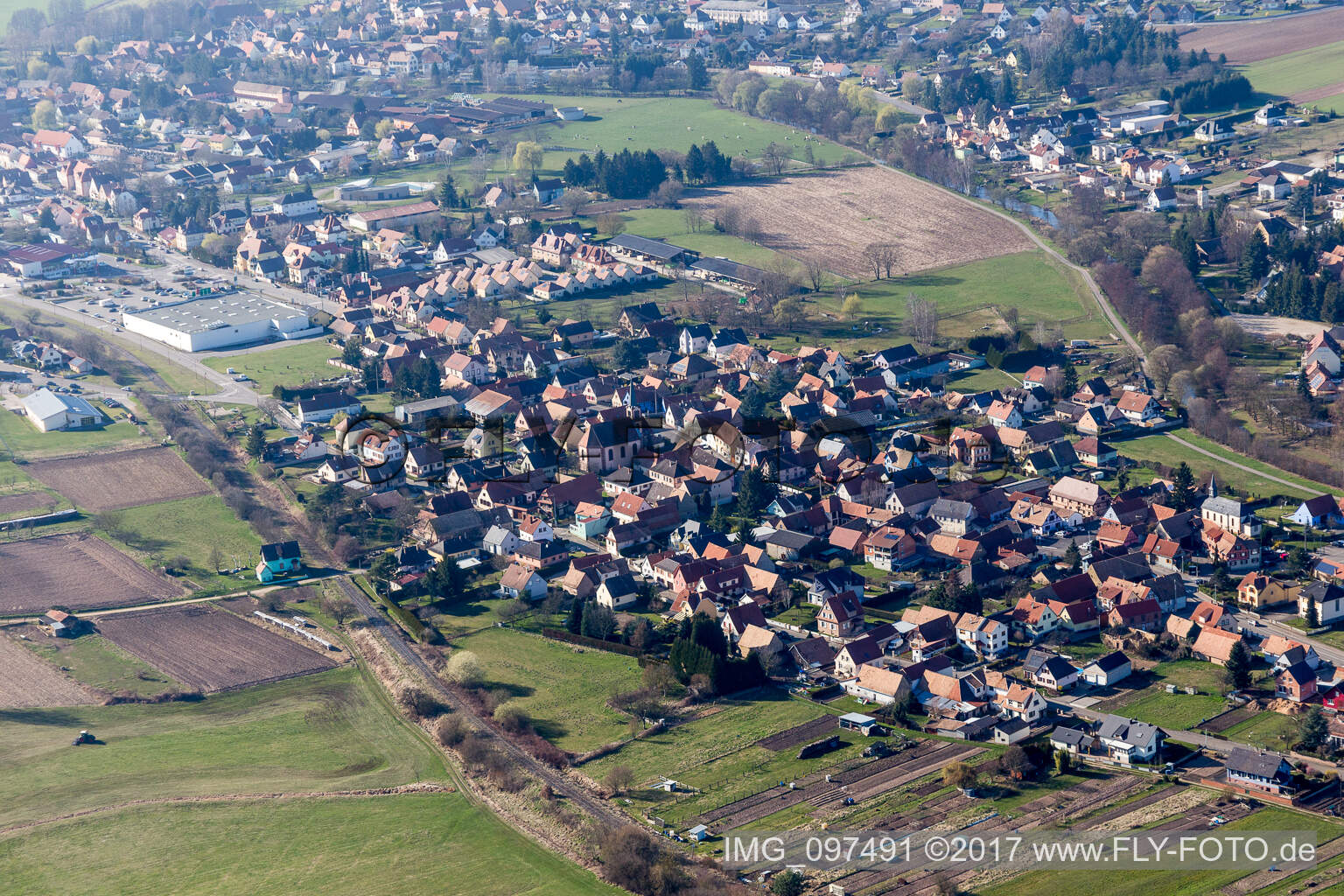 Luftbild von Niedermodern im Bundesland Bas-Rhin, Frankreich