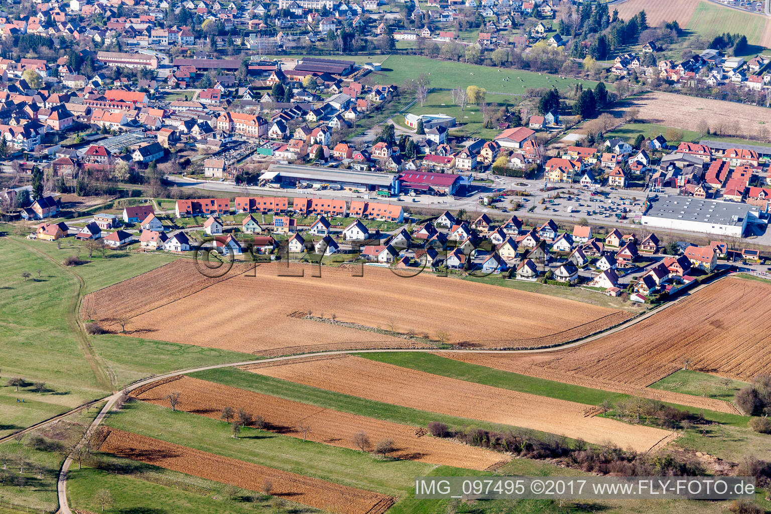 Siedlungsgebiet in Niedermodern in Grand Est im Bundesland Bas-Rhin, Frankreich