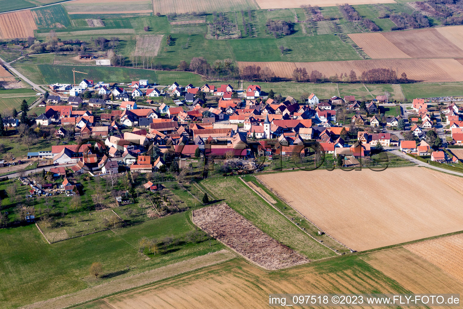 Schrägluftbild von Ettendorf im Bundesland Bas-Rhin, Frankreich