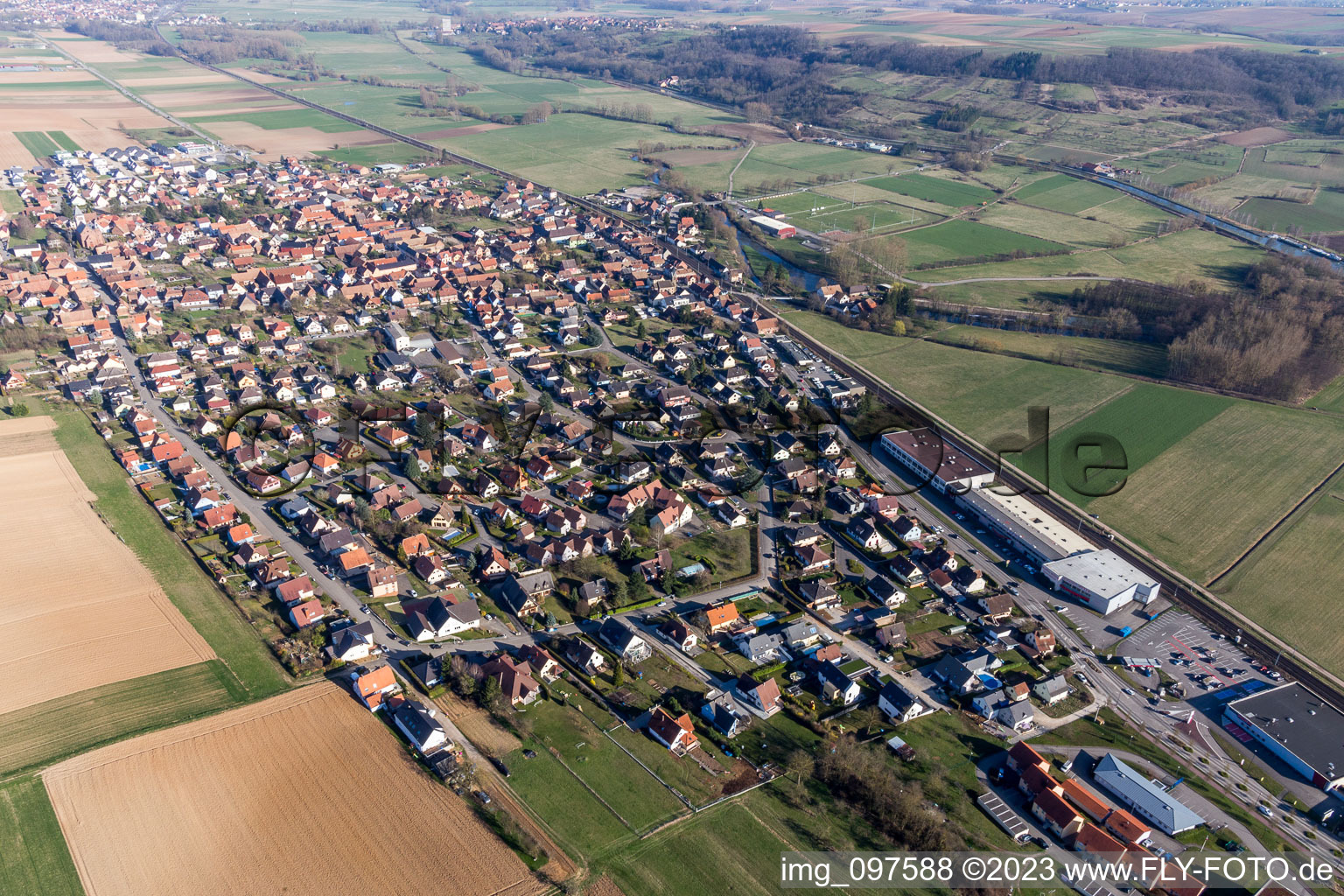 Hochfelden im Bundesland Bas-Rhin, Frankreich vom Flugzeug aus