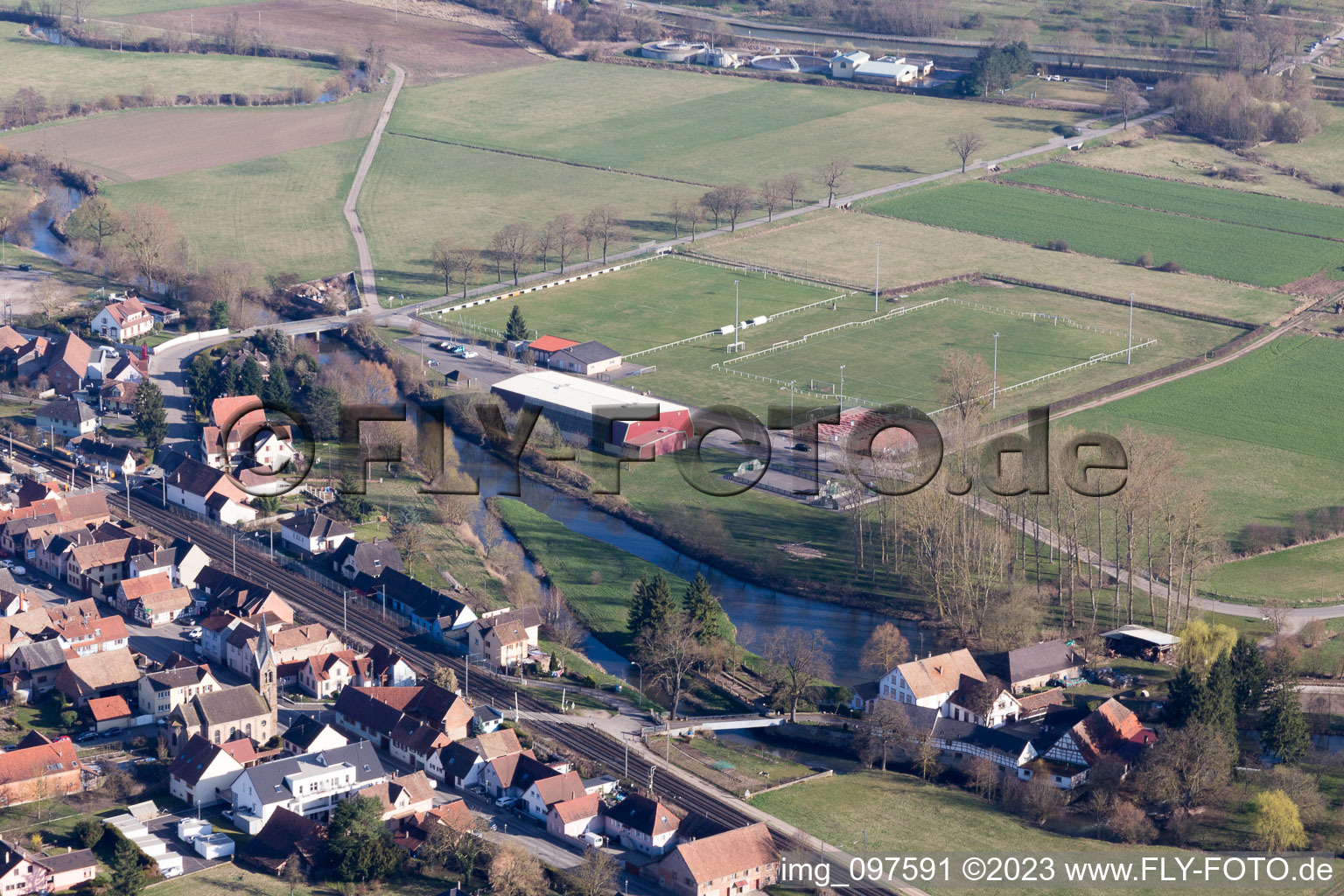 Drohnenaufname von Hochfelden im Bundesland Bas-Rhin, Frankreich