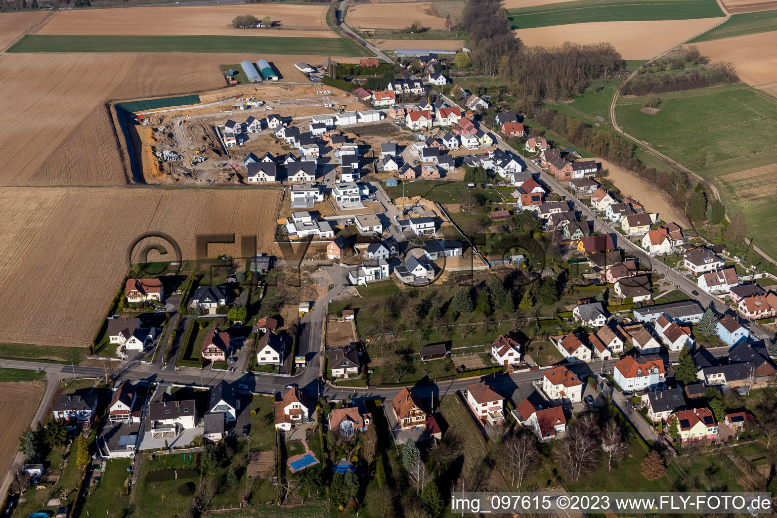 Drohnenaufname von Schwindratzheim im Bundesland Bas-Rhin, Frankreich
