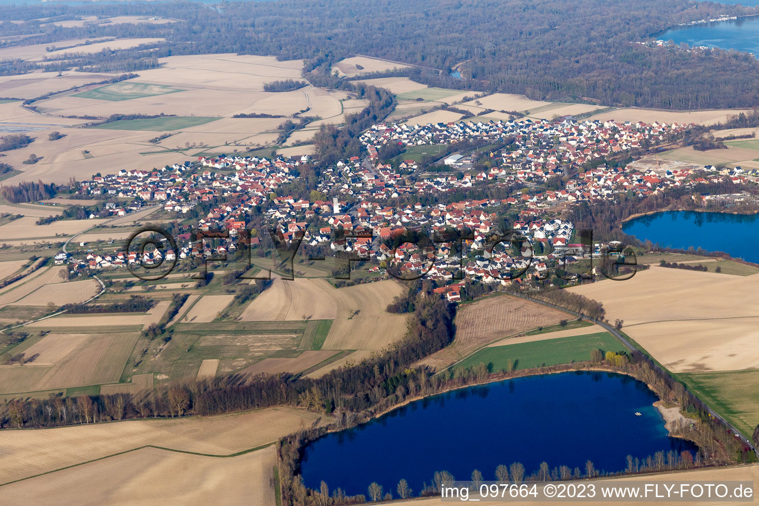 Gambsheim im Bundesland Bas-Rhin, Frankreich von einer Drohne aus