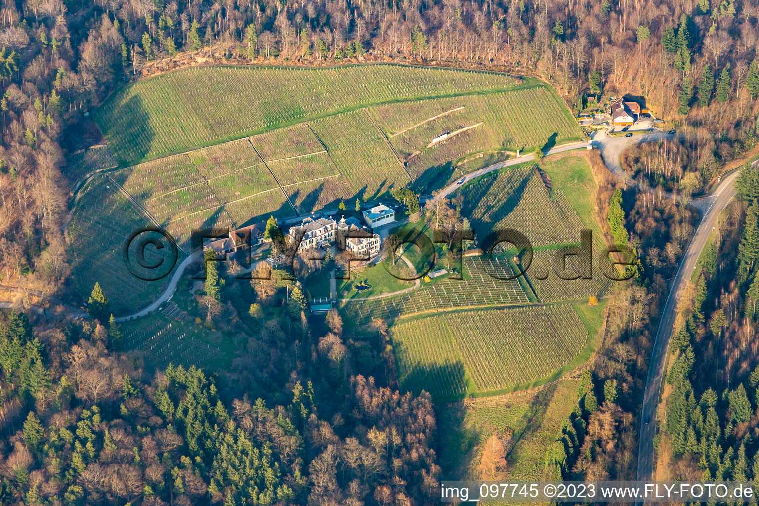 Luftaufnahme von Klostergut Fremersberg, Klosterschänke in Sinzheim im Bundesland Baden-Württemberg, Deutschland
