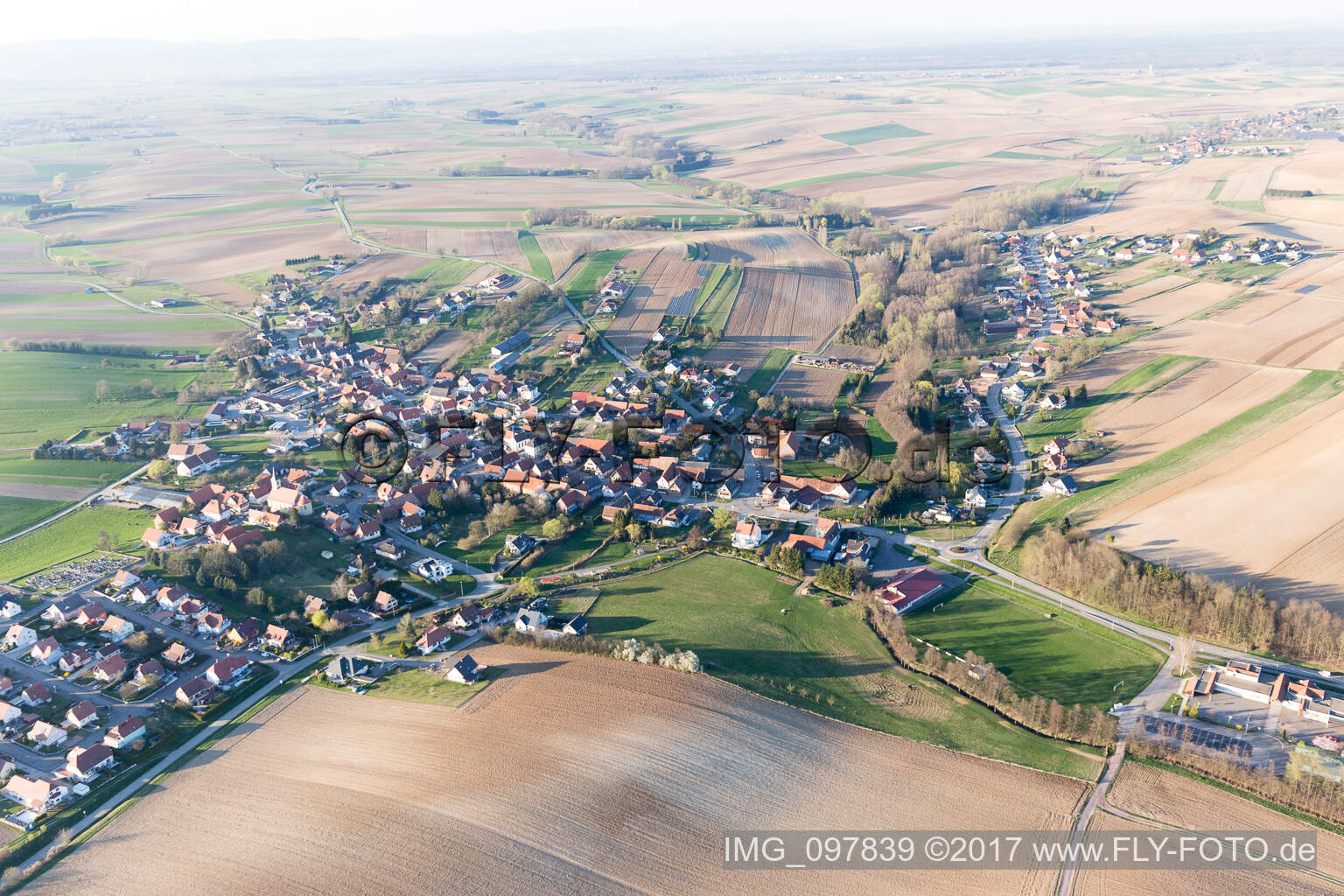 Luftaufnahme von Trimbach im Bundesland Bas-Rhin, Frankreich