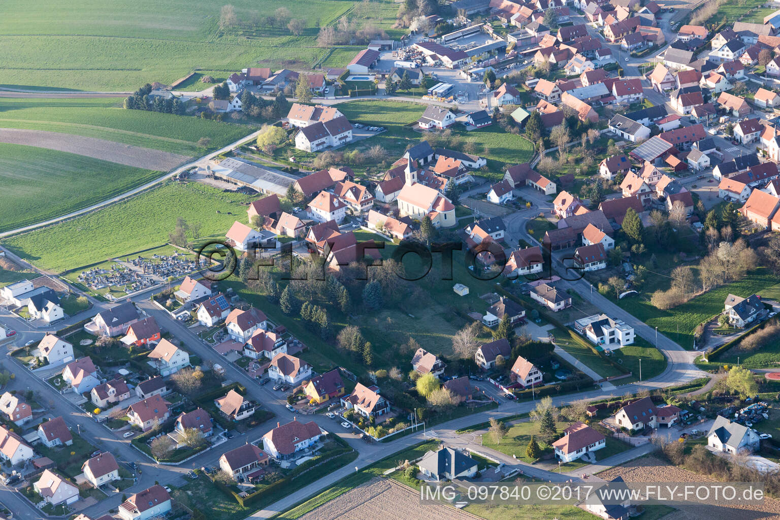 Schrägluftbild von Trimbach im Bundesland Bas-Rhin, Frankreich