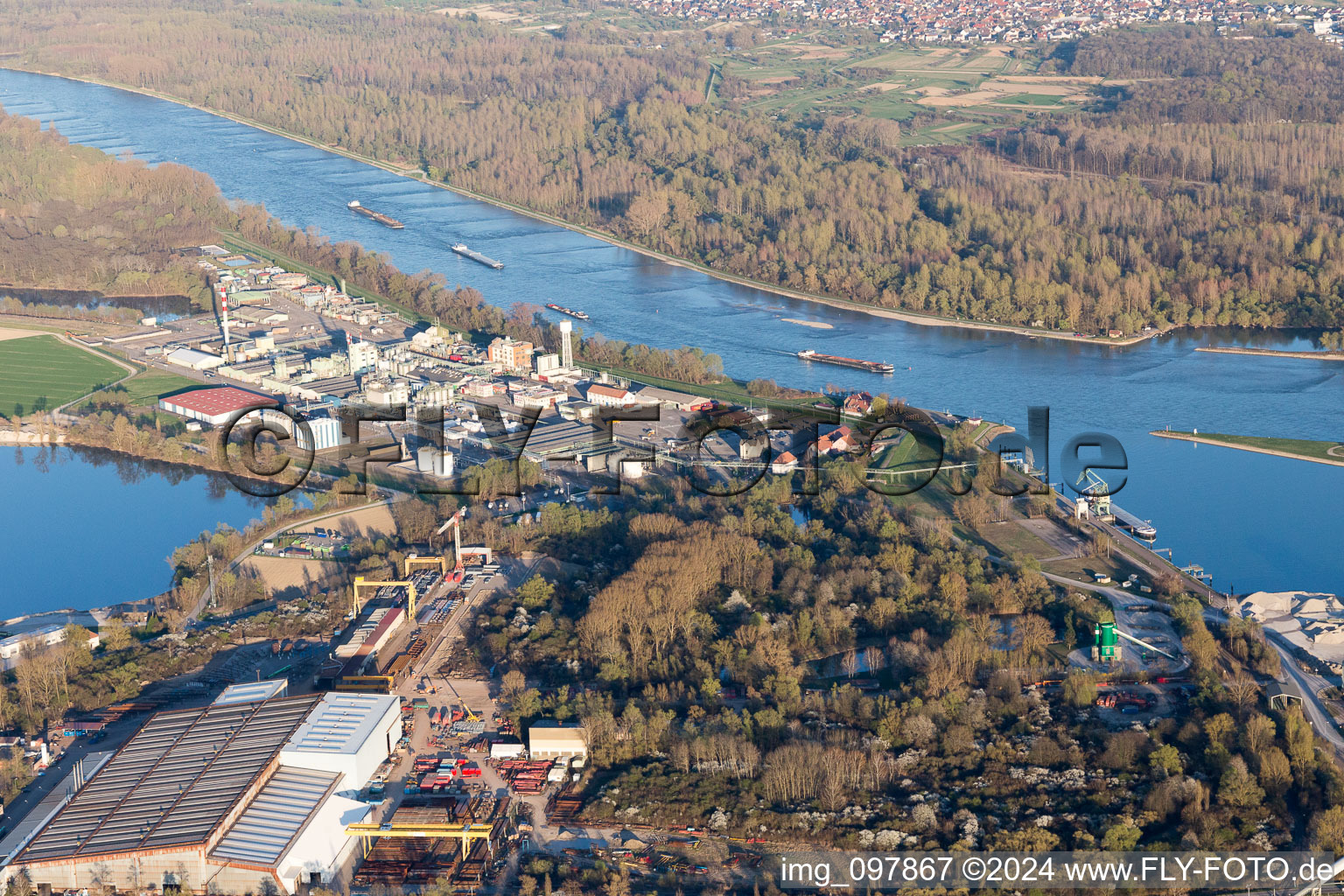 Schrägluftbild von Lauterbourg im Bundesland Bas-Rhin, Frankreich