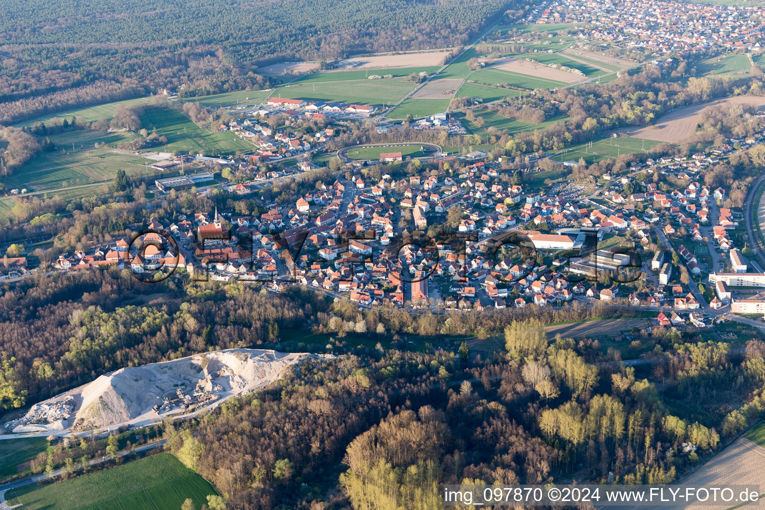 Lauterbourg im Bundesland Bas-Rhin, Frankreich von oben gesehen