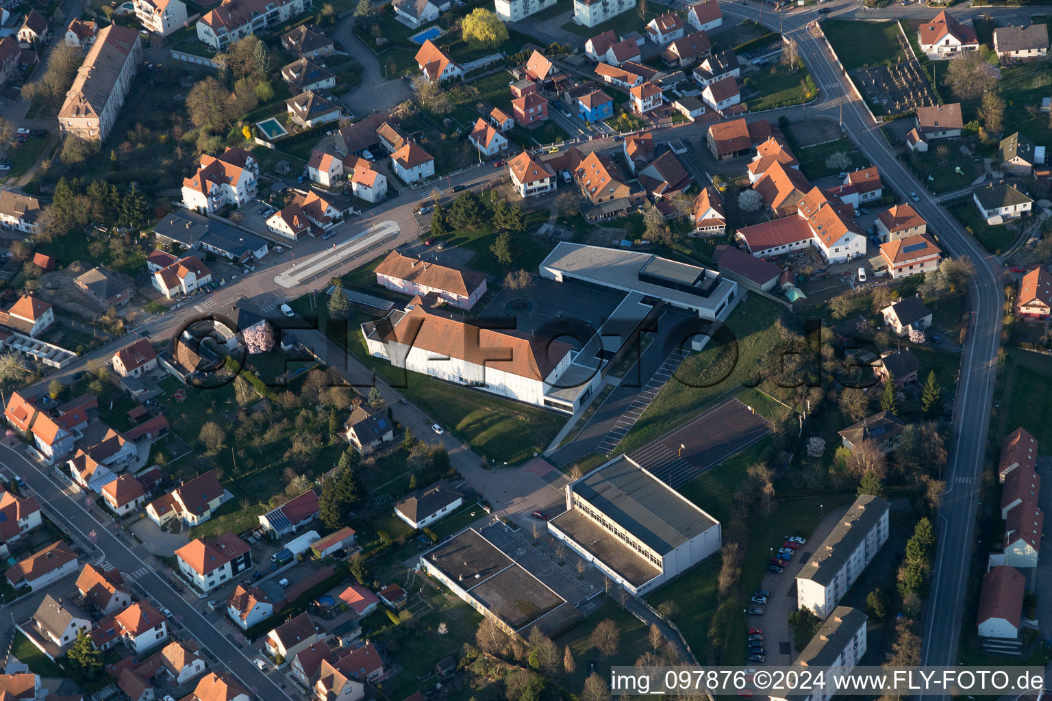 Drohnenbild von Lauterbourg im Bundesland Bas-Rhin, Frankreich