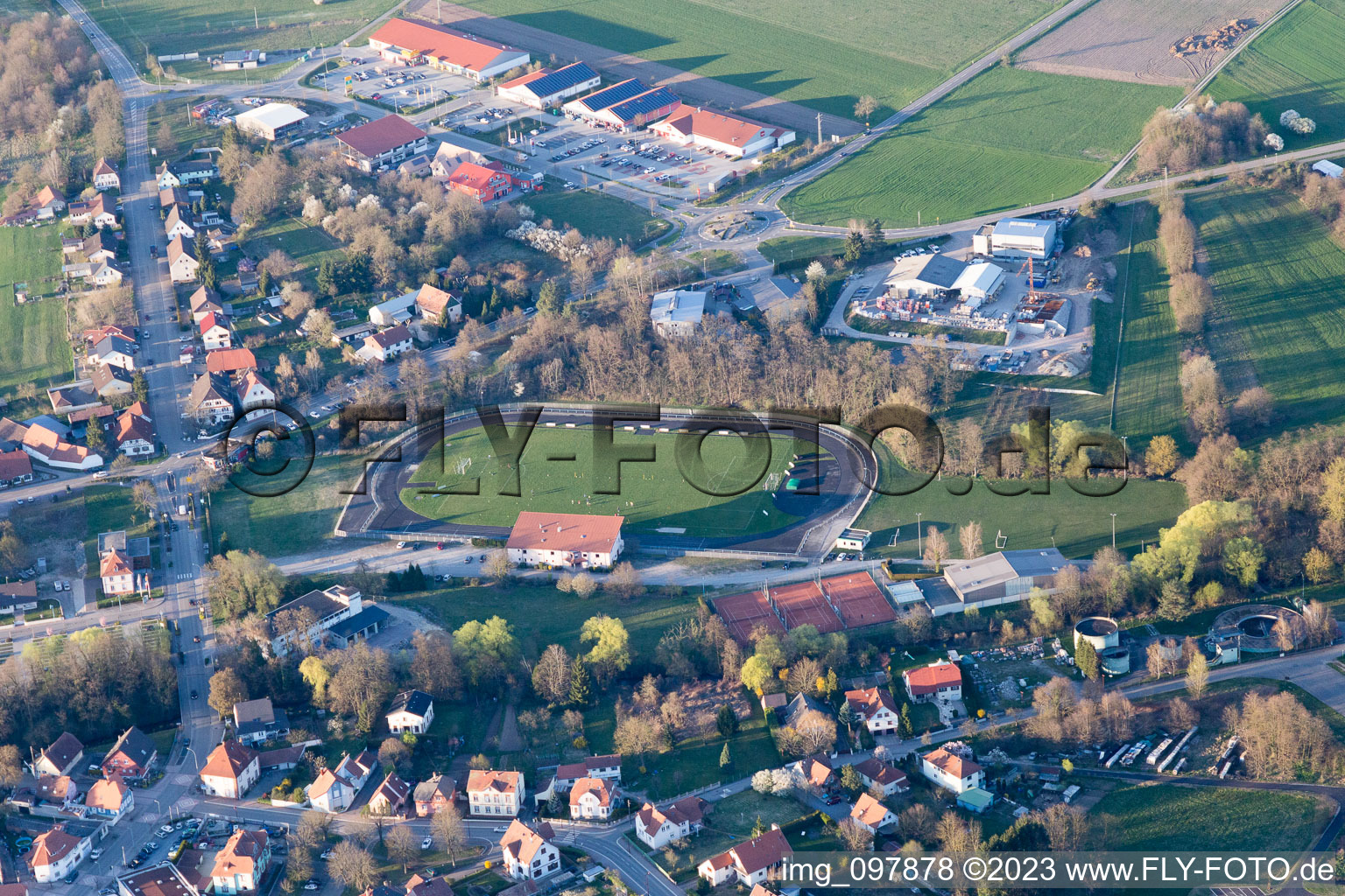Lauterbourg im Bundesland Bas-Rhin, Frankreich von einer Drohne aus