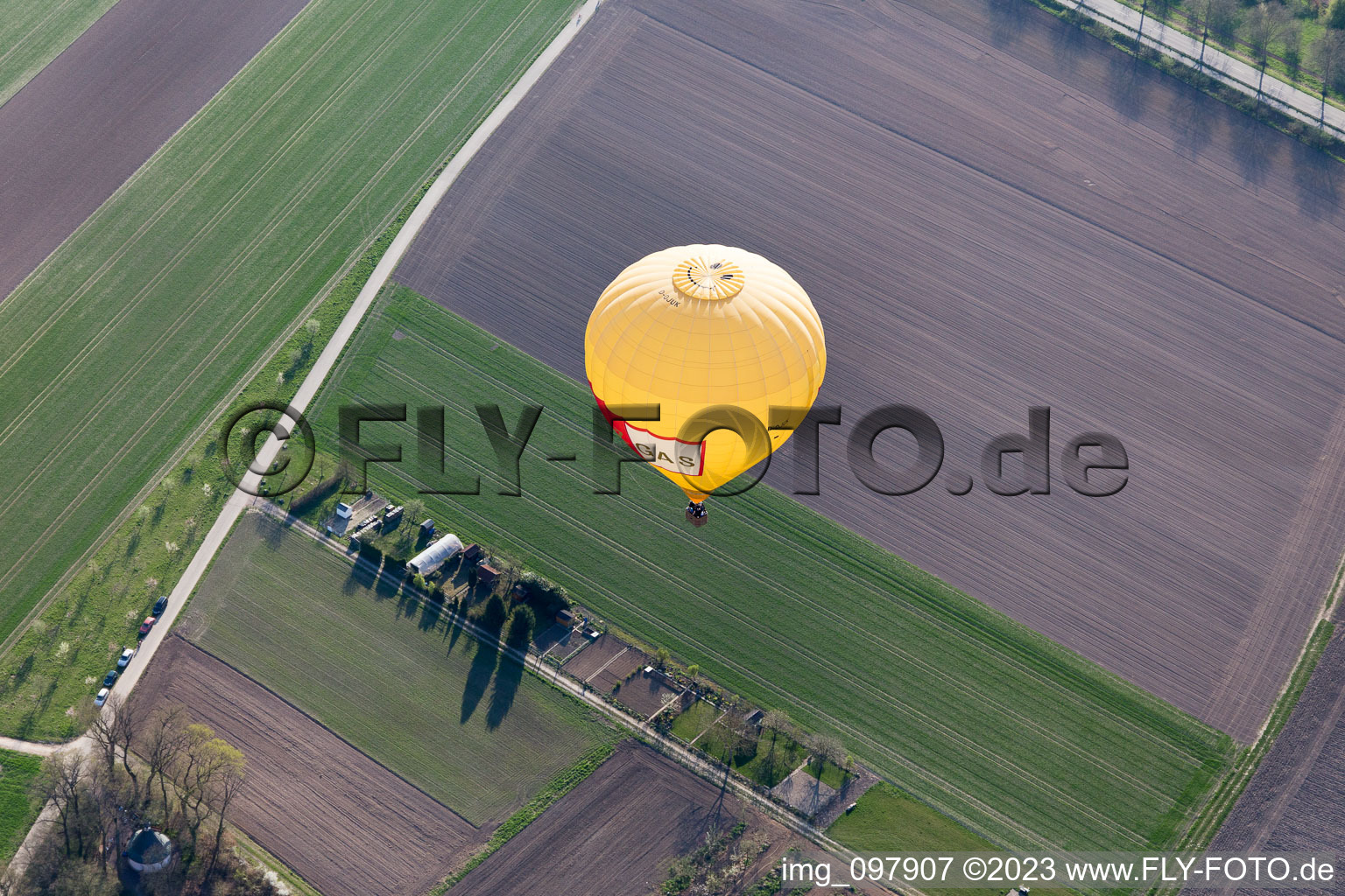 Luftbild von Ballonstart im Ortsteil Hayna in Herxheim bei Landau/Pfalz im Bundesland Rheinland-Pfalz, Deutschland