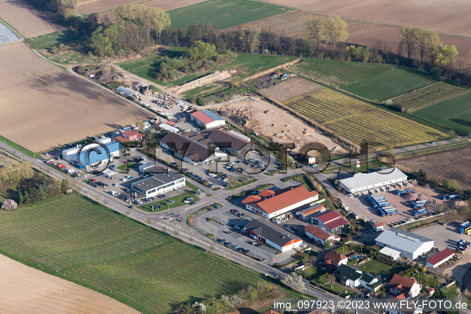Ortsteil Herxheim in Herxheim bei Landau/Pfalz im Bundesland Rheinland-Pfalz, Deutschland aus der Luft