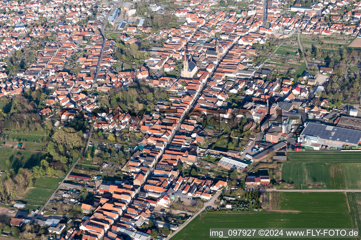 Bellheim im Bundesland Rheinland-Pfalz, Deutschland vom Flugzeug aus