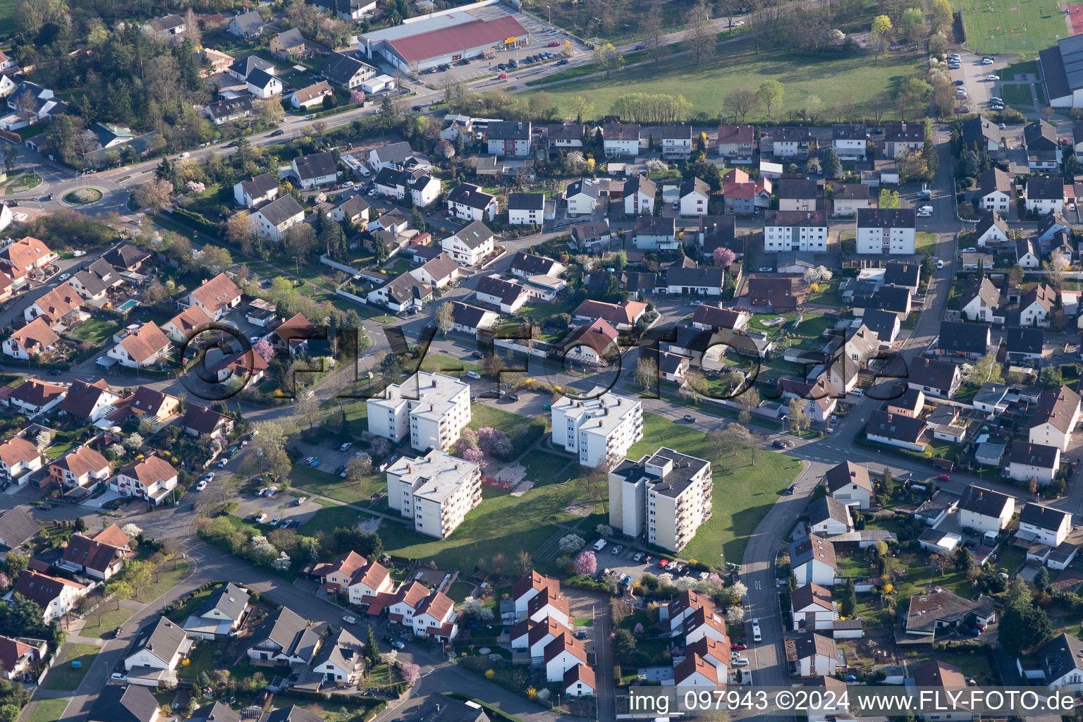 Bellheim im Bundesland Rheinland-Pfalz, Deutschland aus der Vogelperspektive