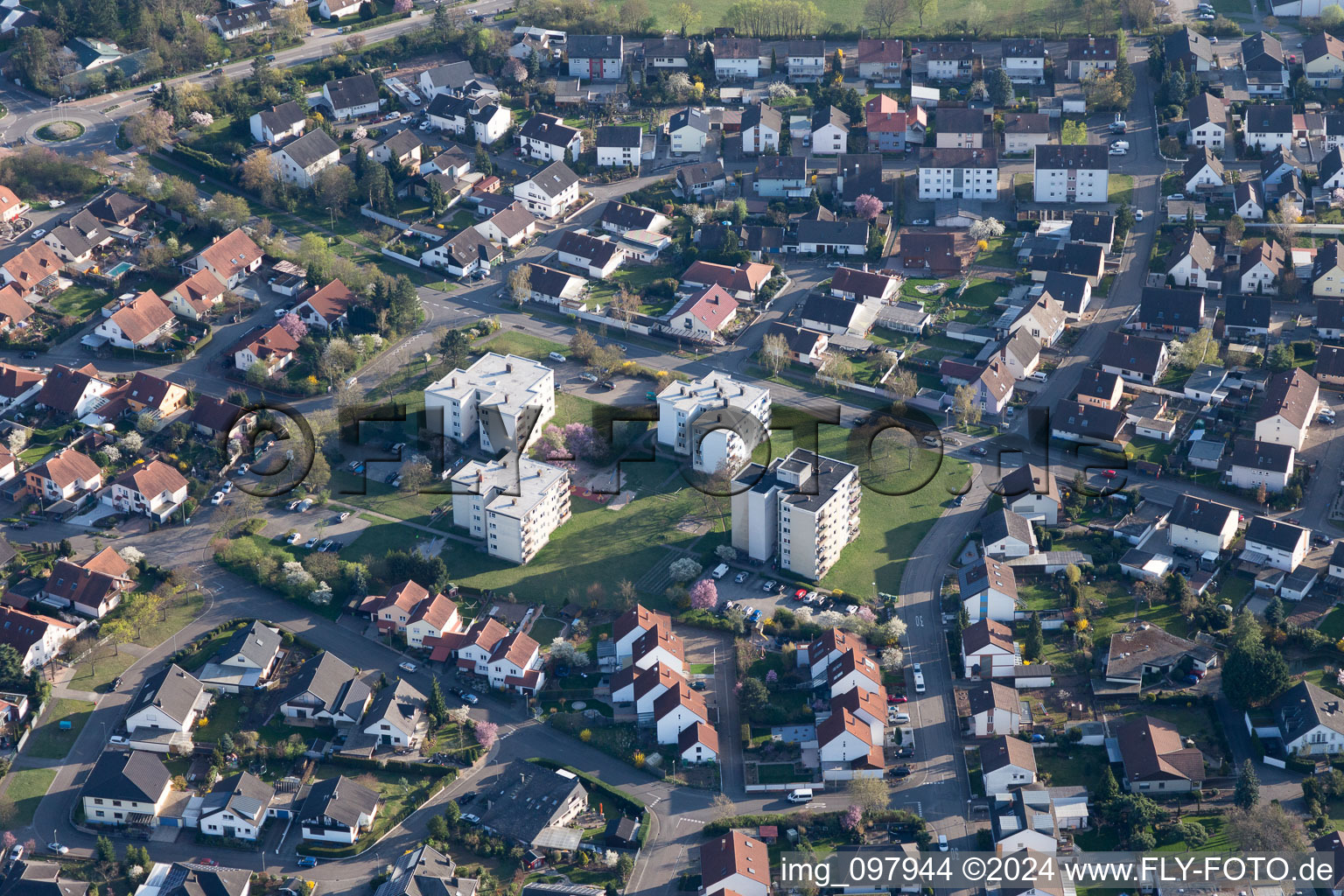 Luftaufnahme von Bellheim im Bundesland Rheinland-Pfalz, Deutschland