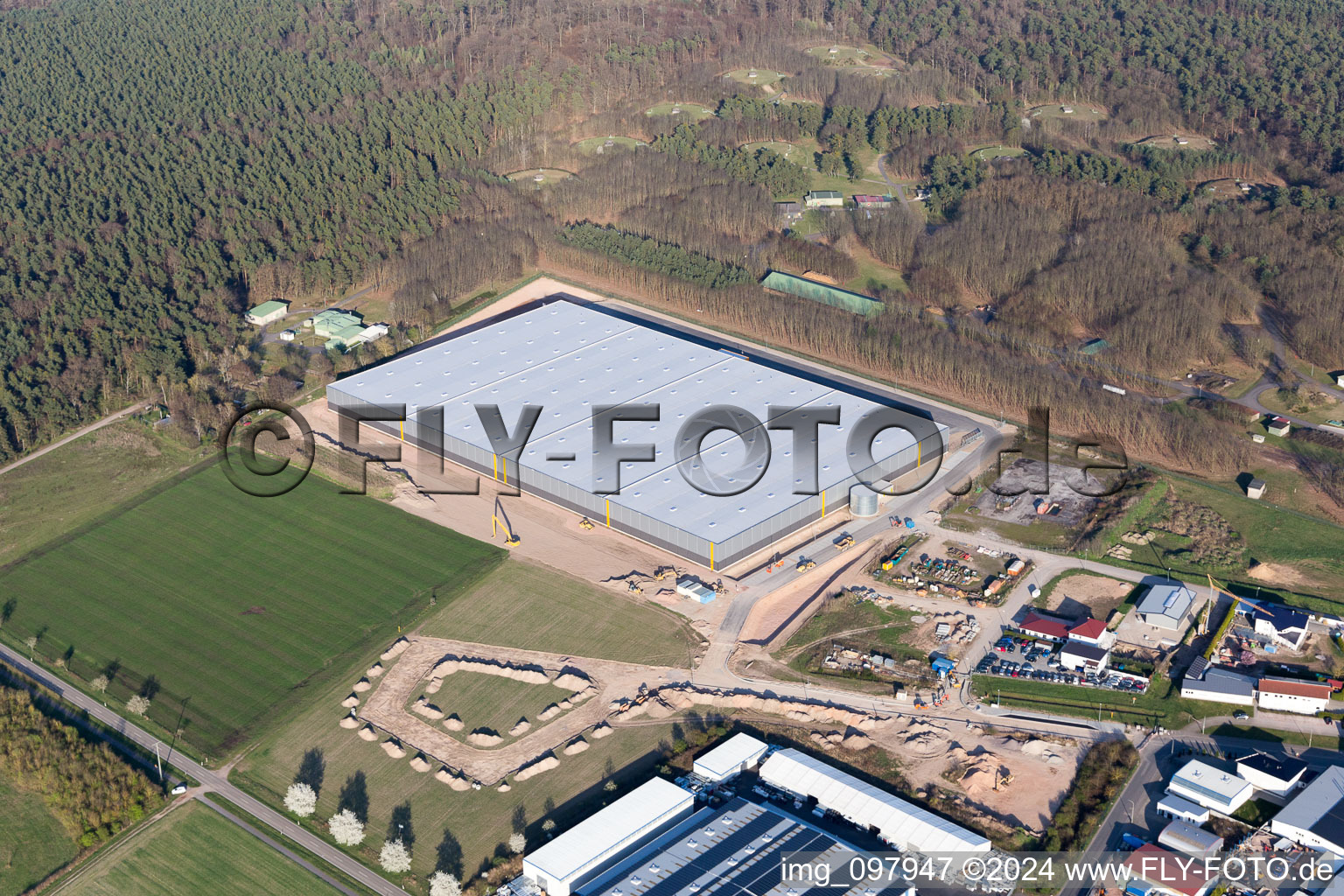 Bellheim im Bundesland Rheinland-Pfalz, Deutschland aus der Drohnenperspektive