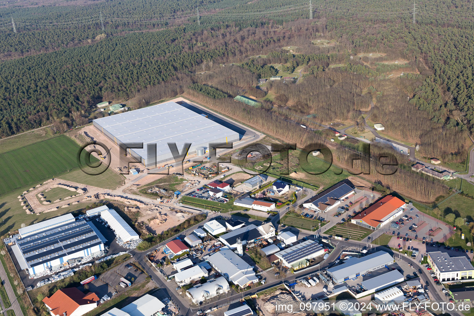 Luftaufnahme von Bellheim im Bundesland Rheinland-Pfalz, Deutschland