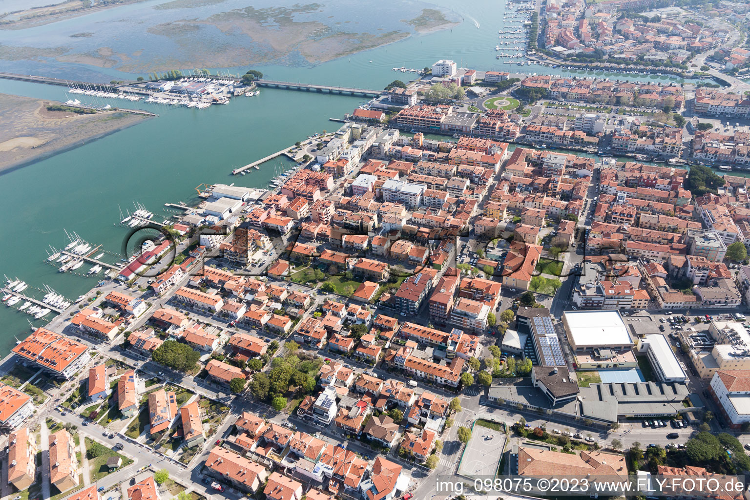 Grado im Bundesland Friaul-Julisch Venetien, Italien von oben gesehen