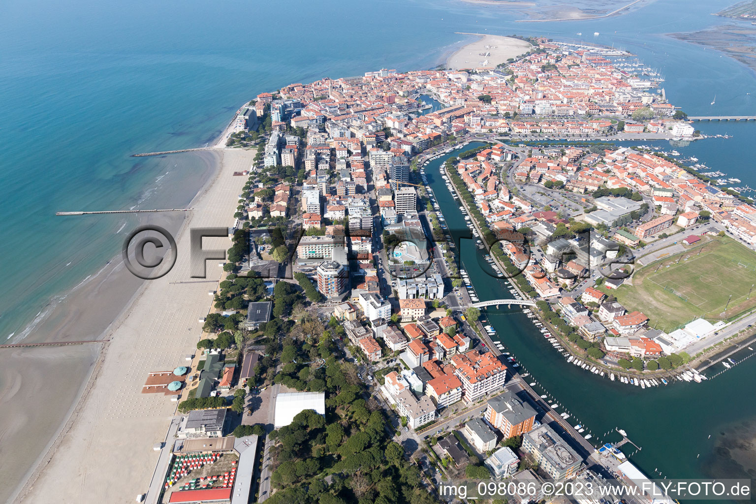 Luftaufnahme von Grado im Bundesland Friaul-Julisch Venetien, Italien
