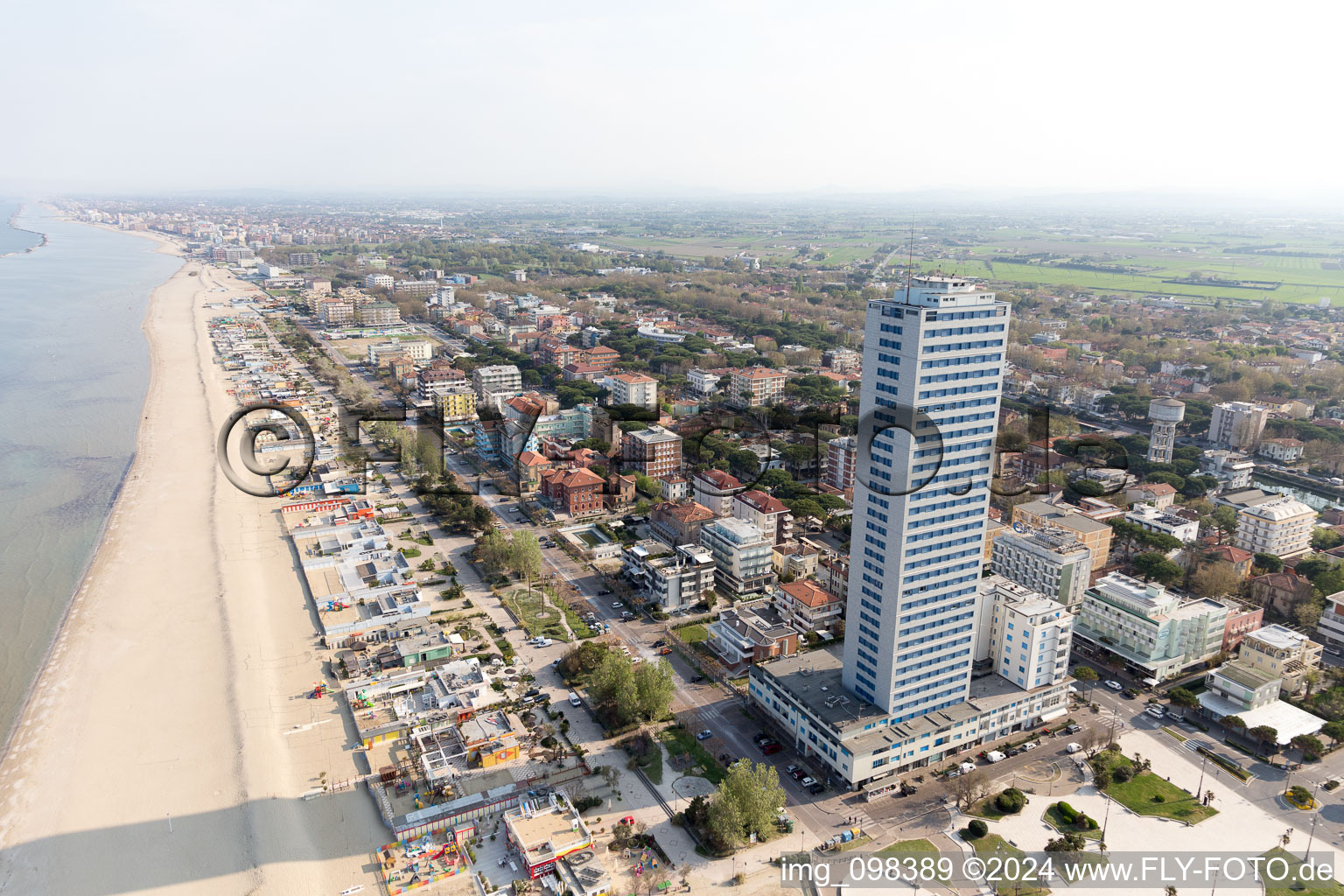 Cesenatico im Bundesland Emilia-Romagna, Italien von oben gesehen