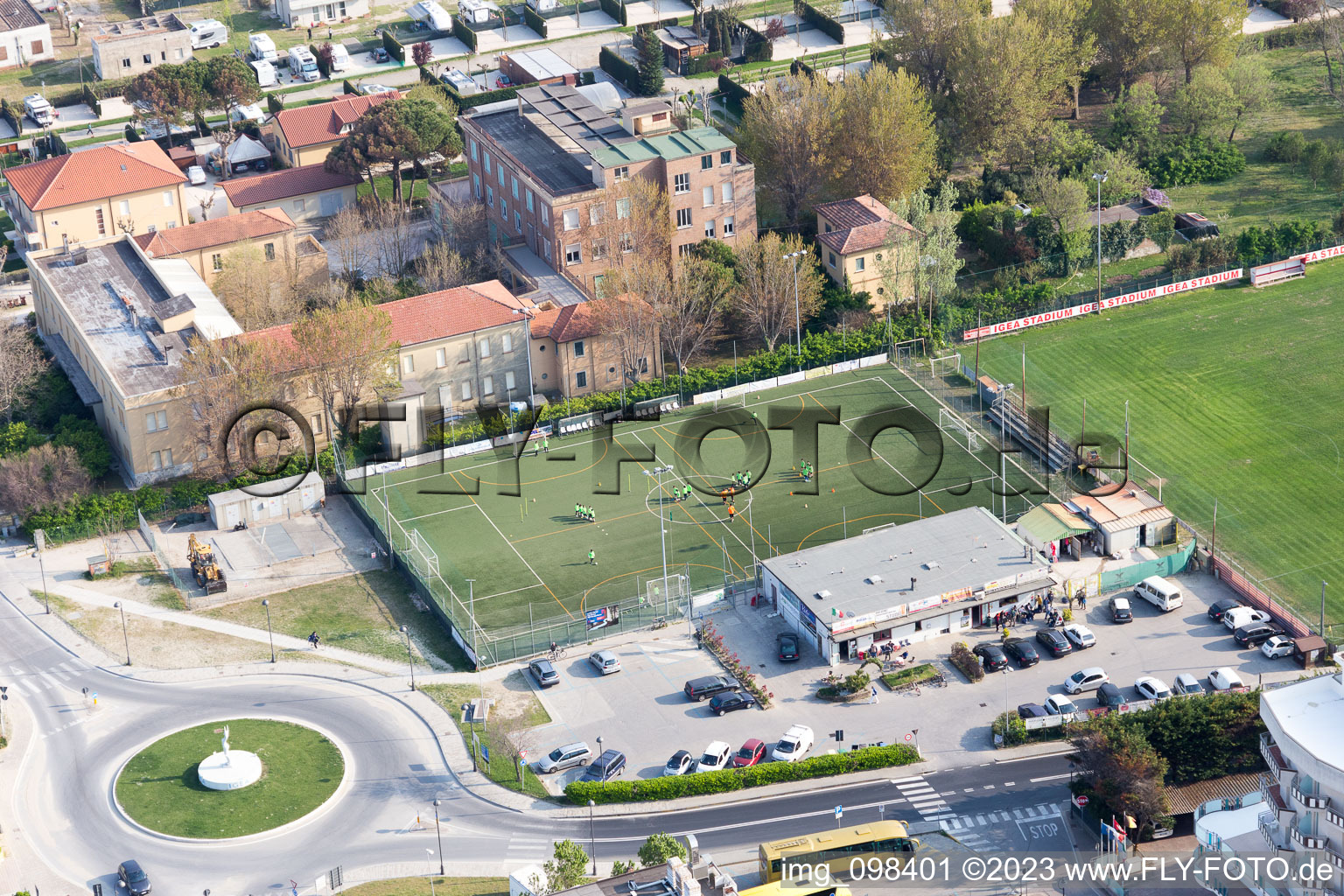 Sportplatz in Igea Marina im Bundesland Emilia-Romagna, Italien
