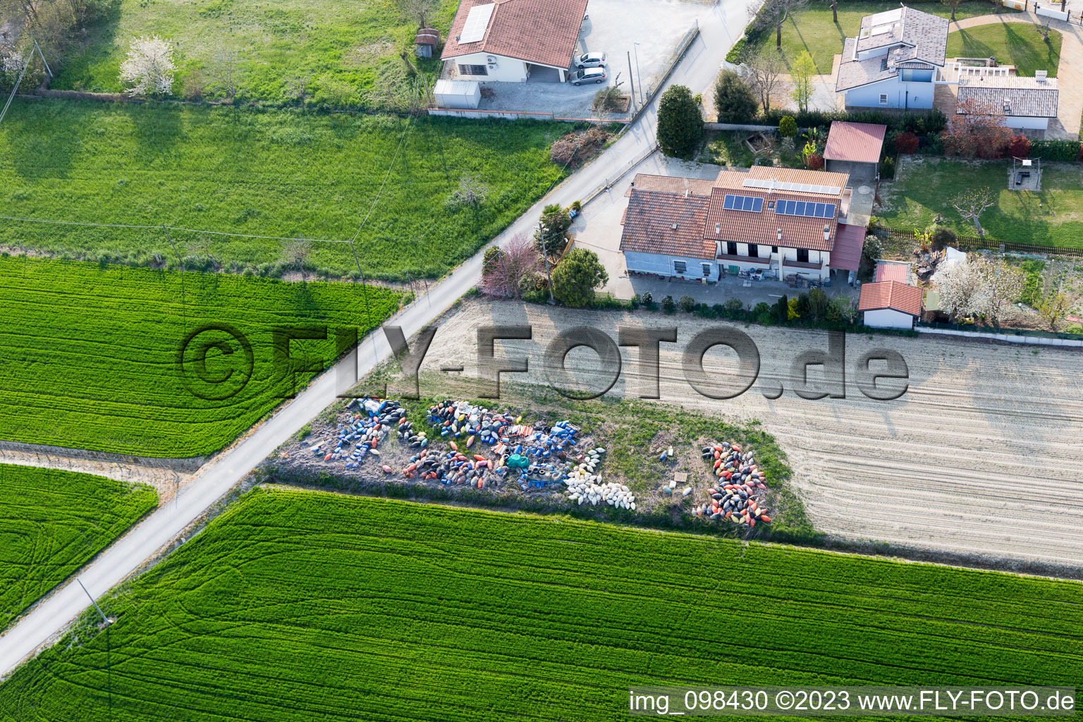 Luftbild von Case Lontani im Bundesland Emilia-Romagna, Italien